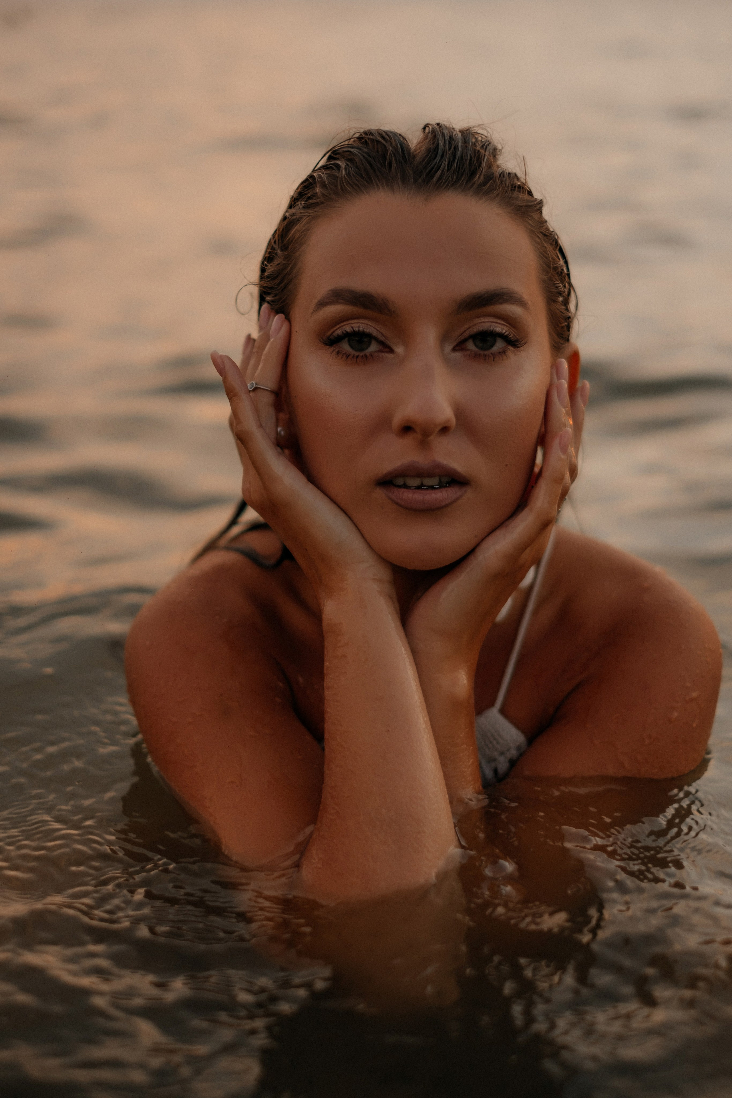 Рита на берегу. Фотограф в Новосибирске Диана Ильиных