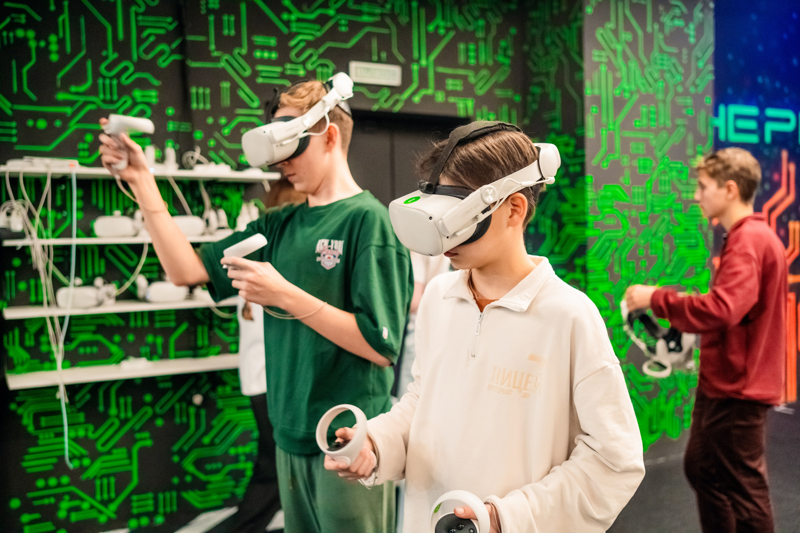 VR (November-December 2024). Felixtones