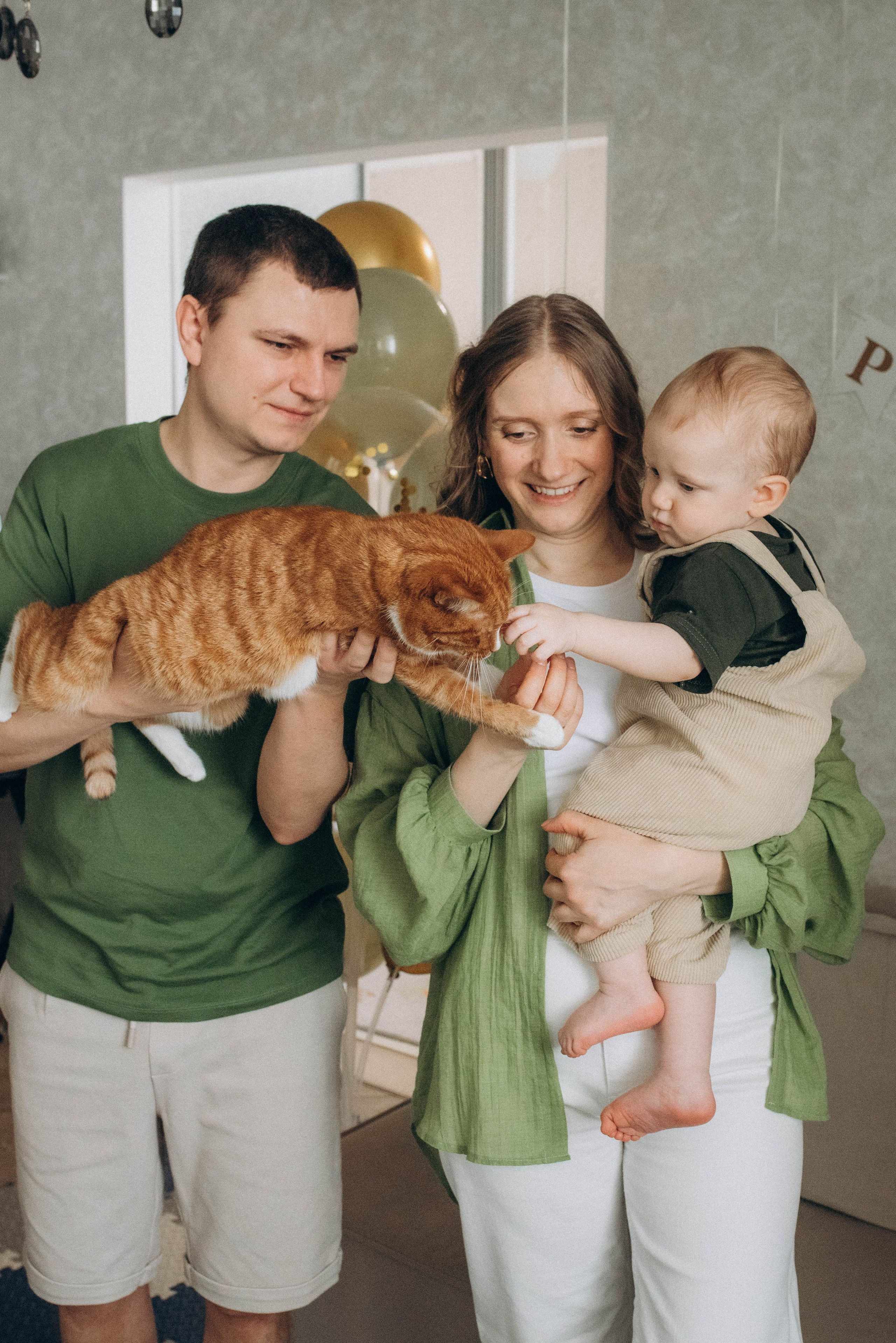 Семейная фотосессия ко дню рождения малыша. Семейный фотограф в Железнодорожном Масаева Елена