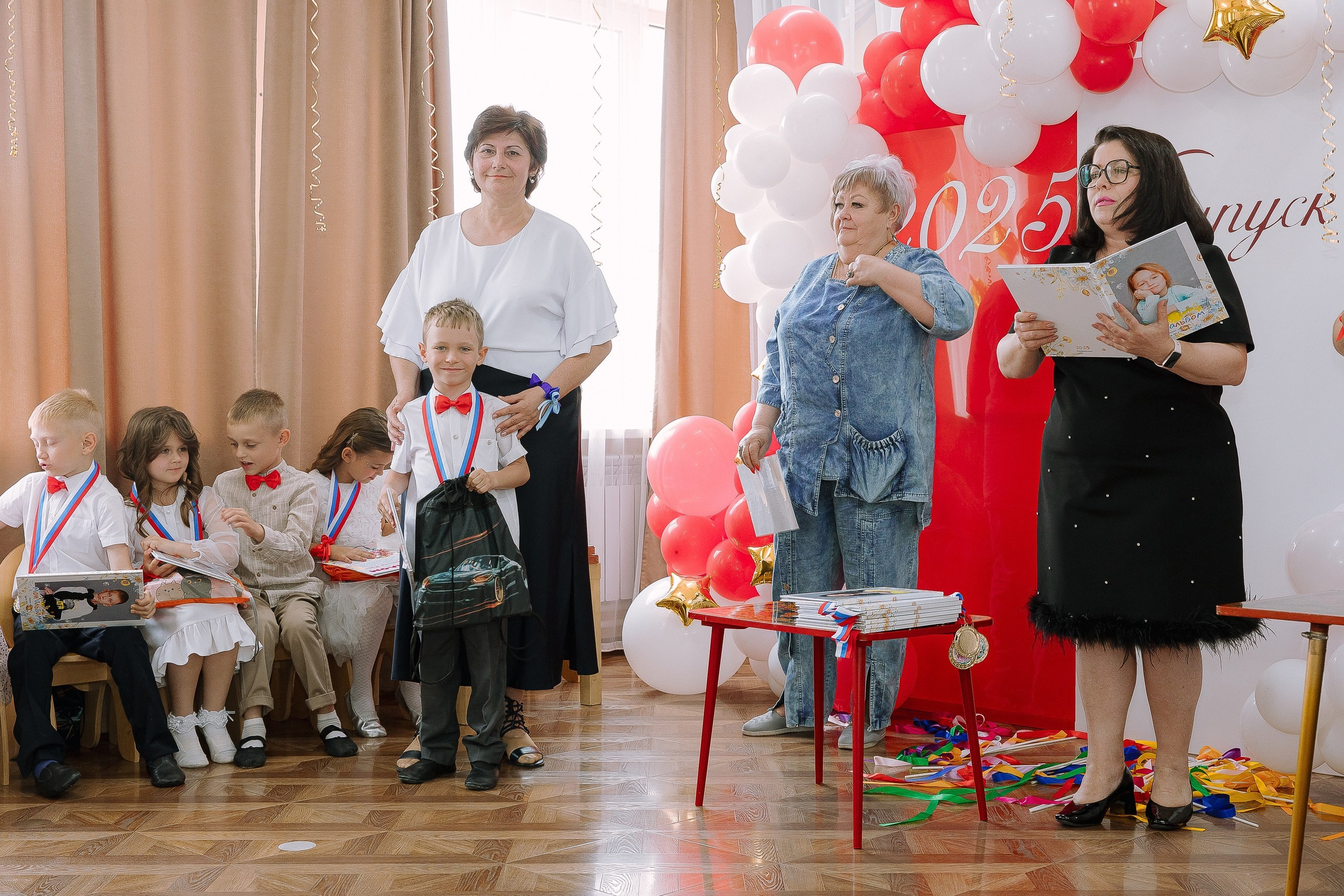 Выпускной в ДС 26. Выпускные альбомы Натальи Бутко: Новороссийск, Анапа, Геленджик