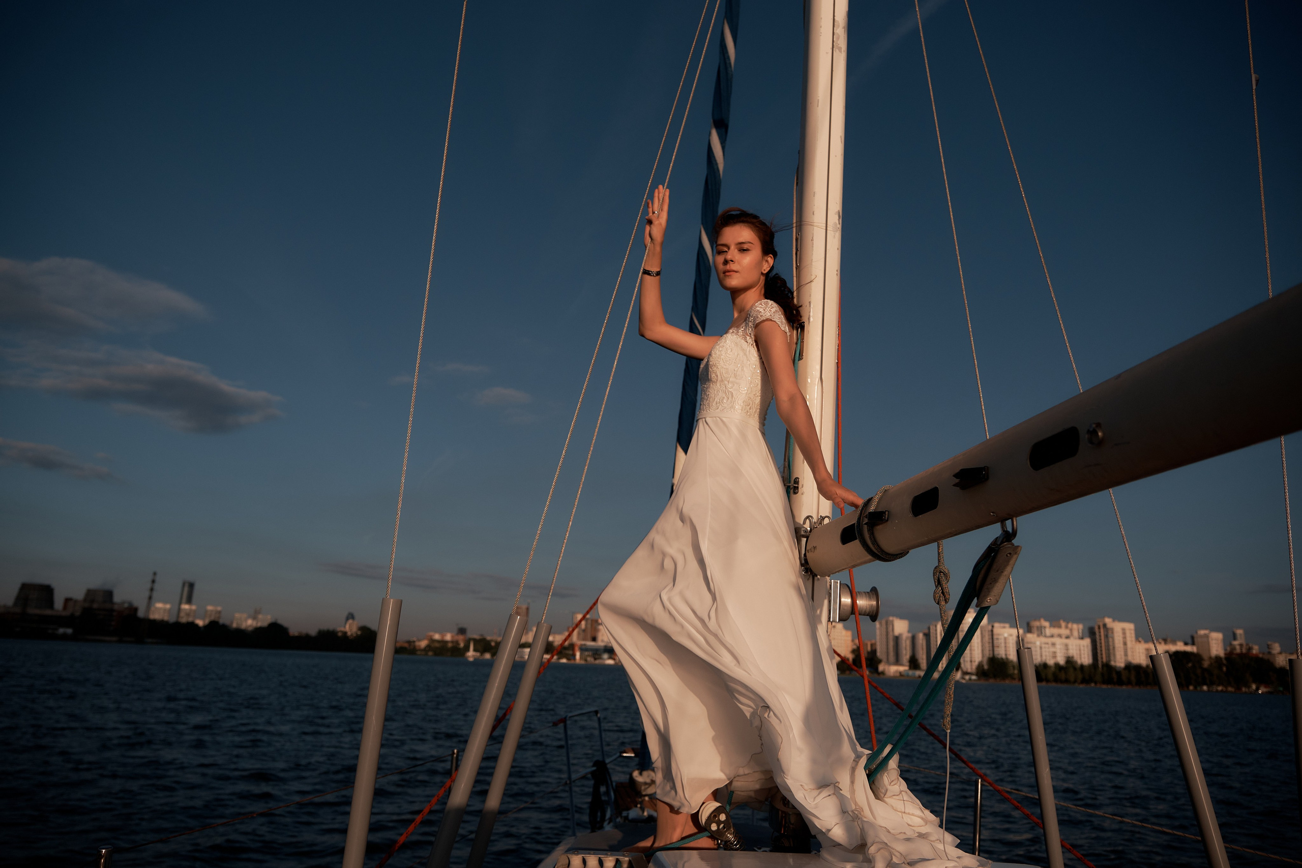 Яхта парус. Свадьба. Свадебный и портретный фотограф в Екатеринбурге Александр Блюденов
