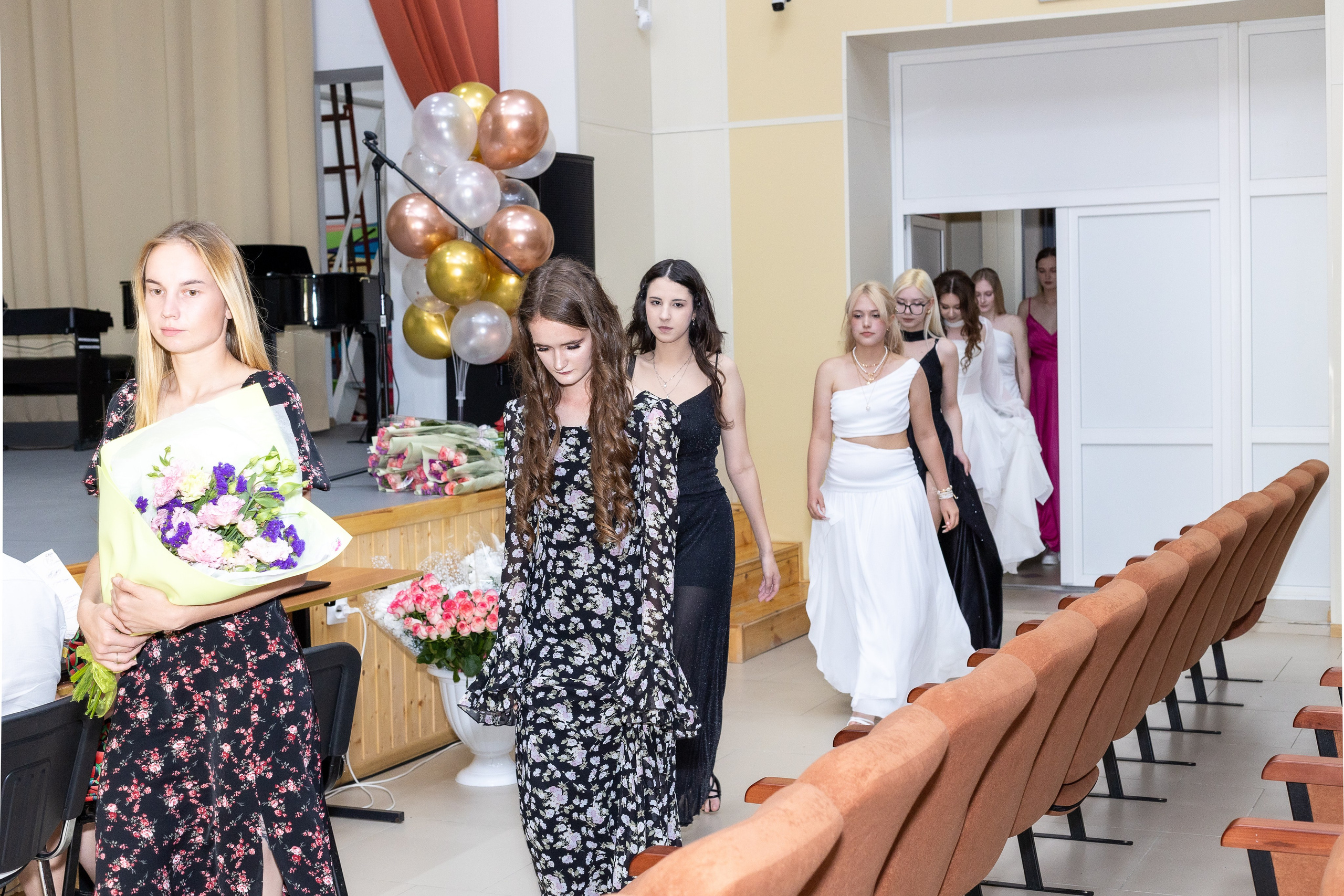 Вручение аттестата 2025. Выпускные альбомы Майкоп, Краснодар Елена Золотарева