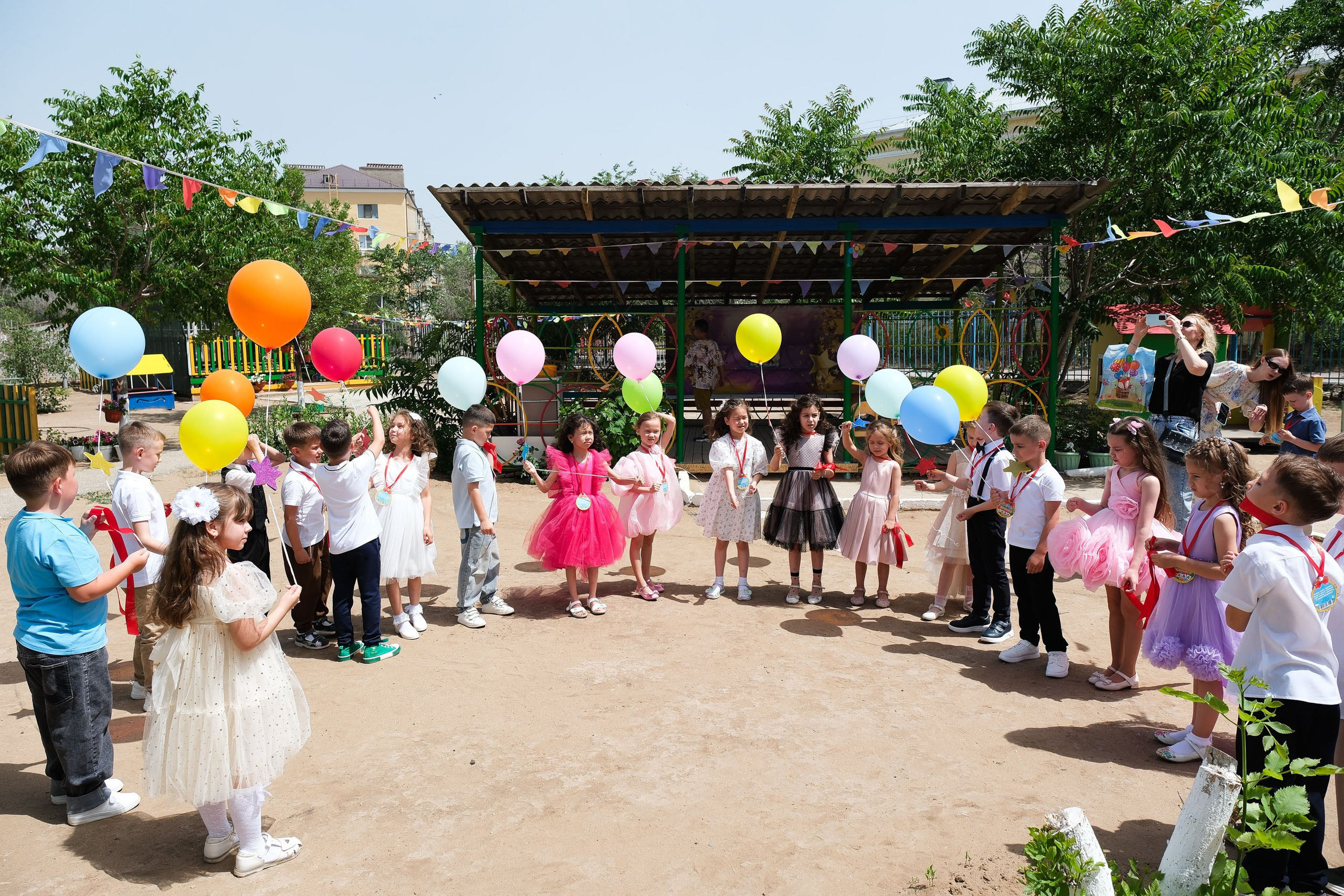 До свидания, детский сад!. Фотограф Анатолий Деникин
