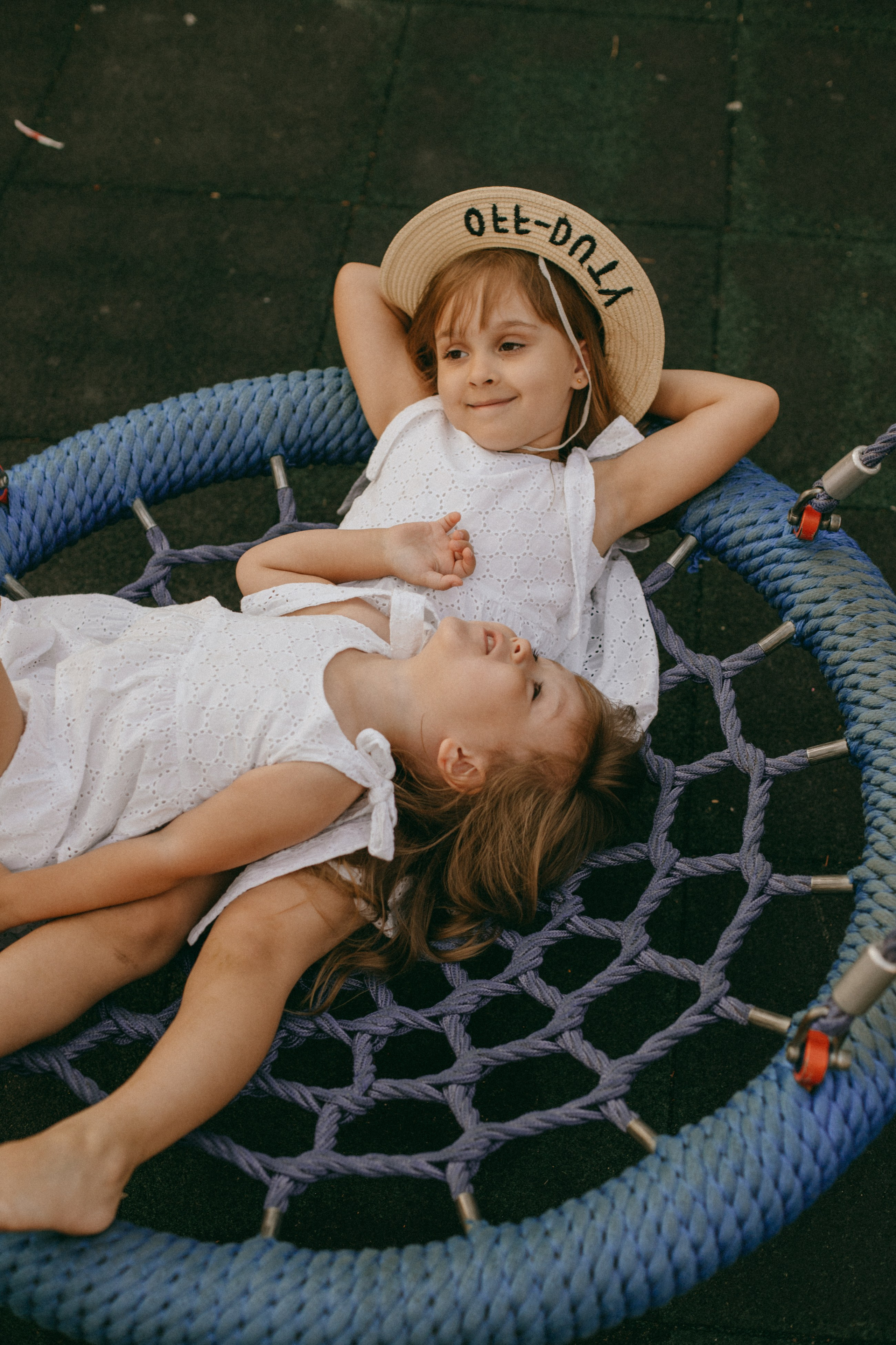 Эмма и Влада на летней прогулке с мамой. Фотограф Наталья Кургина Слюдянка Иркутск