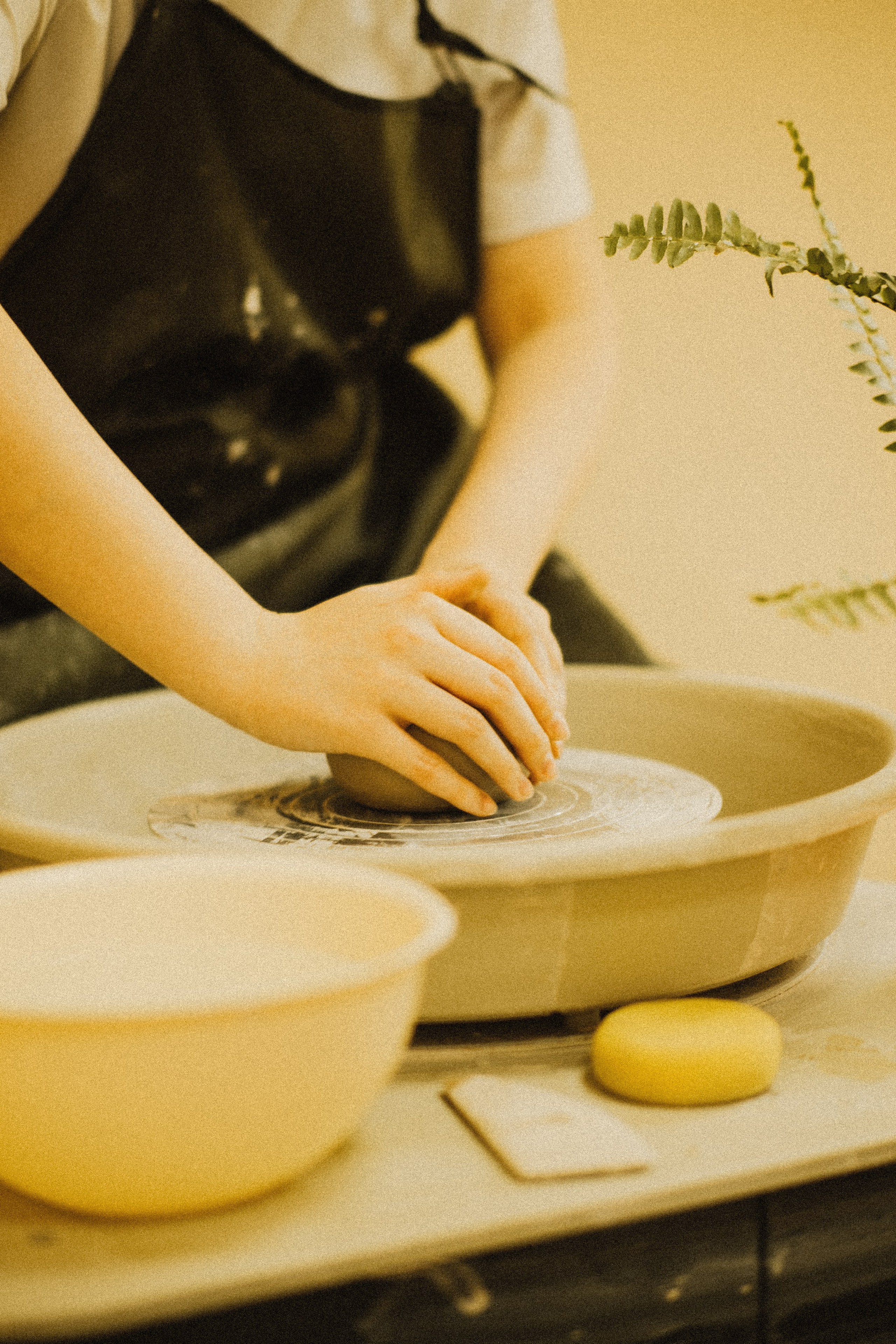 Контент для студии керамики «Flowers & Chill». Коммерческий и Портретный Фотограф Симферополь Крым Максим Махо