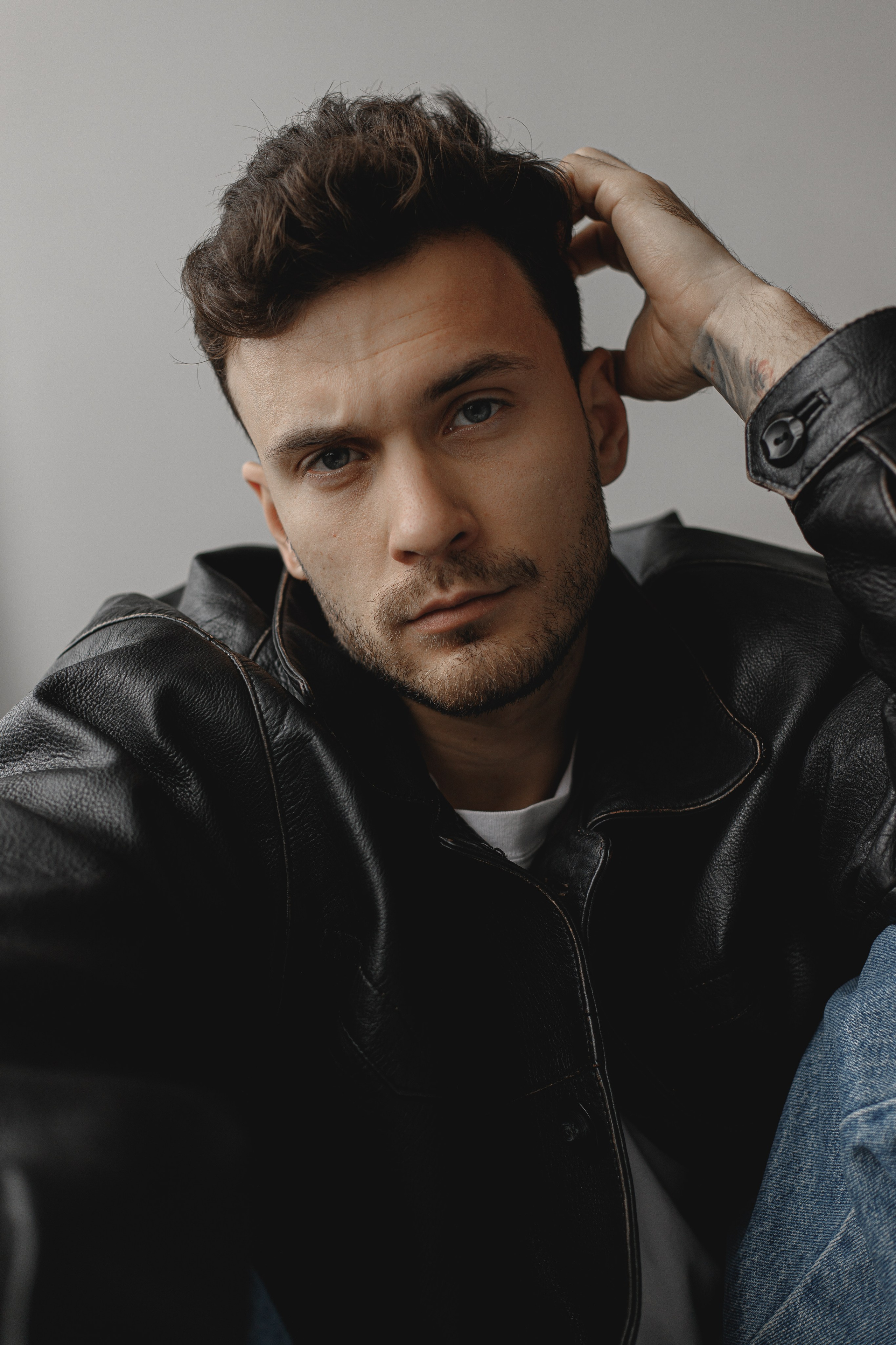 Портфолио Парня модели Глеб Русанду. Продакшен г. Москва съемка мужской одежды, мужские модели, фото и видео, организация под ключ