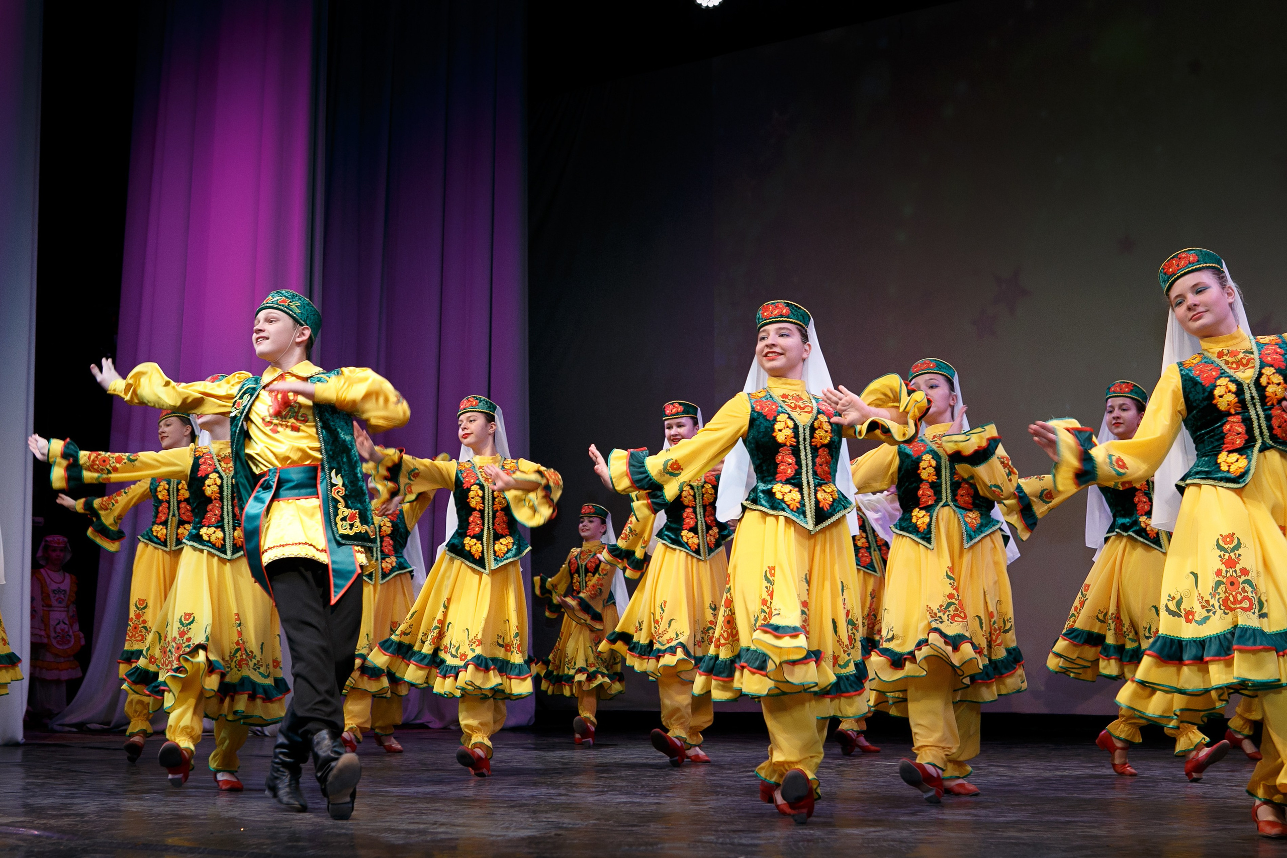 Межрегиональный фестиваль «Сибирские звезды». Контент фотограф, съемка для маркетплейсов, фуд съемка и репортажи в Новосибирске Ралия Галеева