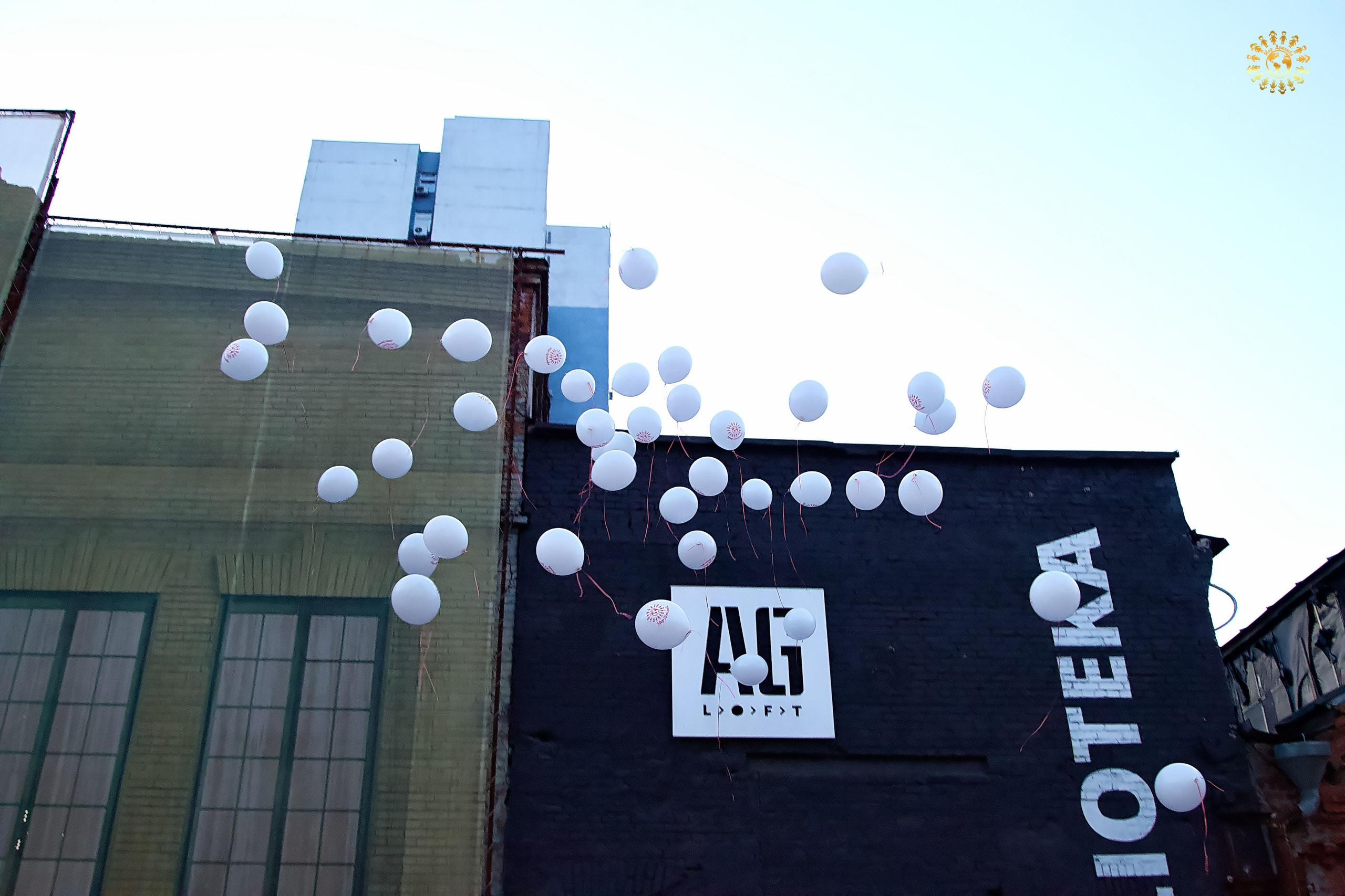 Выпускной 2023 (9-й класс, школа № 46). Loft Urban. Москва. Репортажная съемка в Москве и области. Анималистика