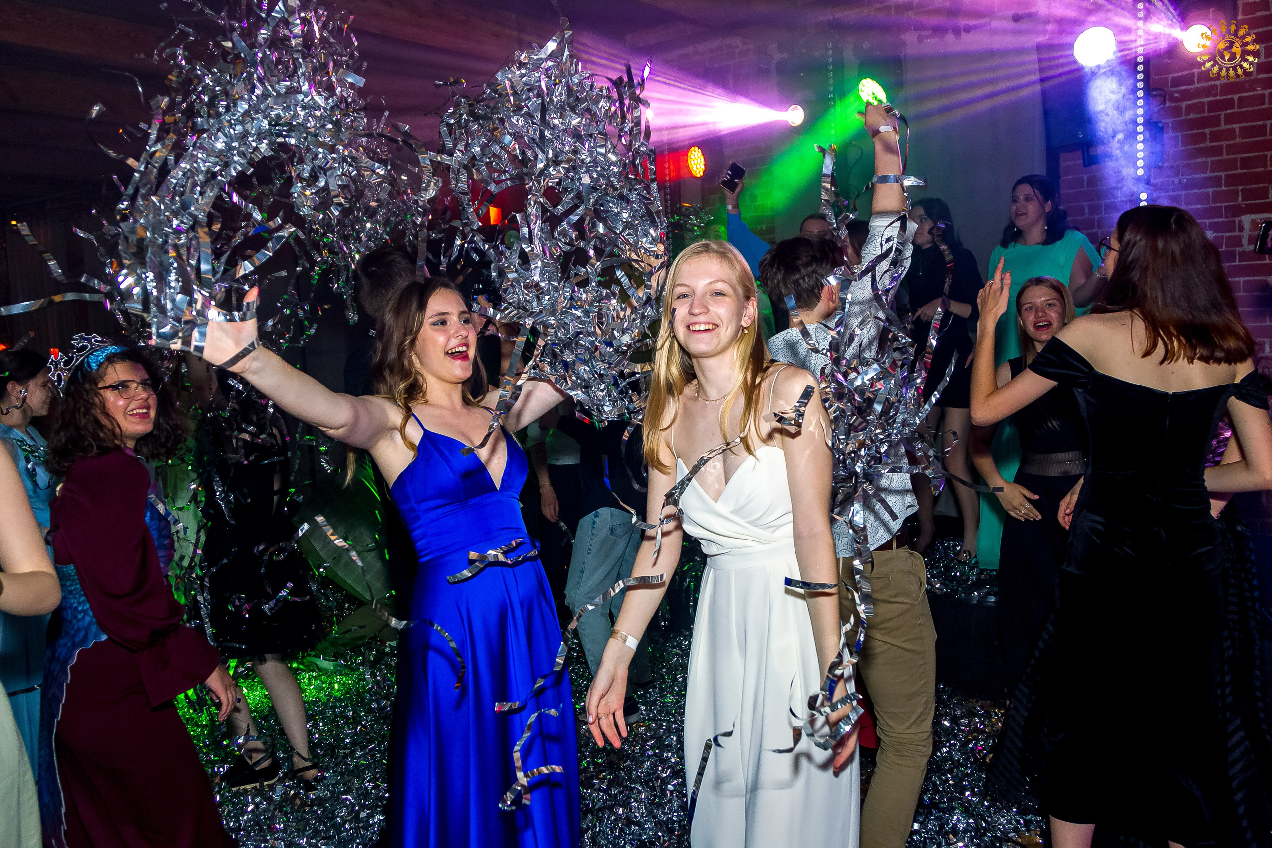 Выпускной 2023 (11-е классы) клуб «Джаггер», Москва. Репортажная съемка в Москве и области. Анималистика