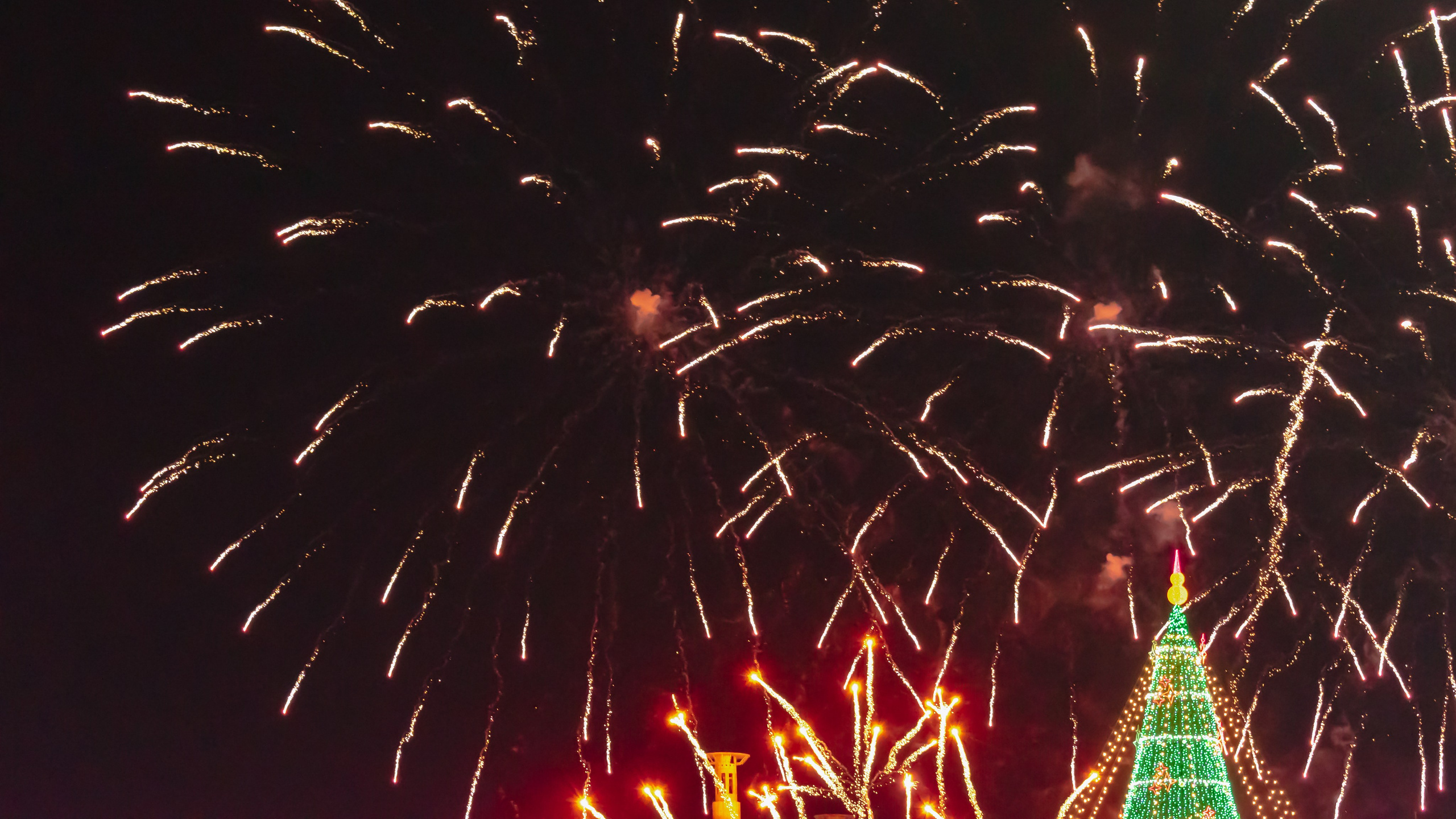 Праздничный салют Новый год Набережные Челны. Фотограф в Набережных Челнах Мари Сенчик