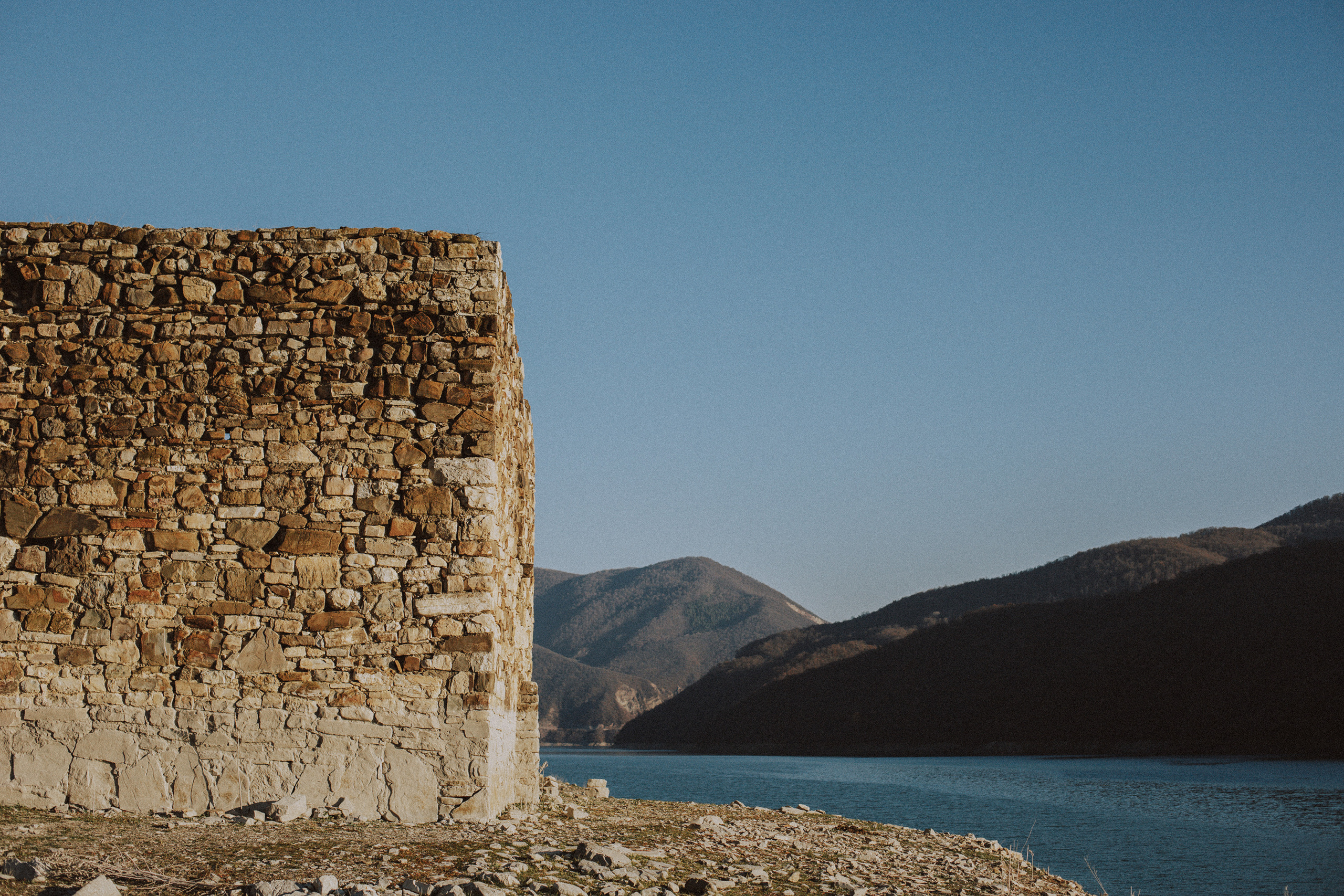 Жинвальское водохранилище. Фотограф Тбилиси Саша Мороз