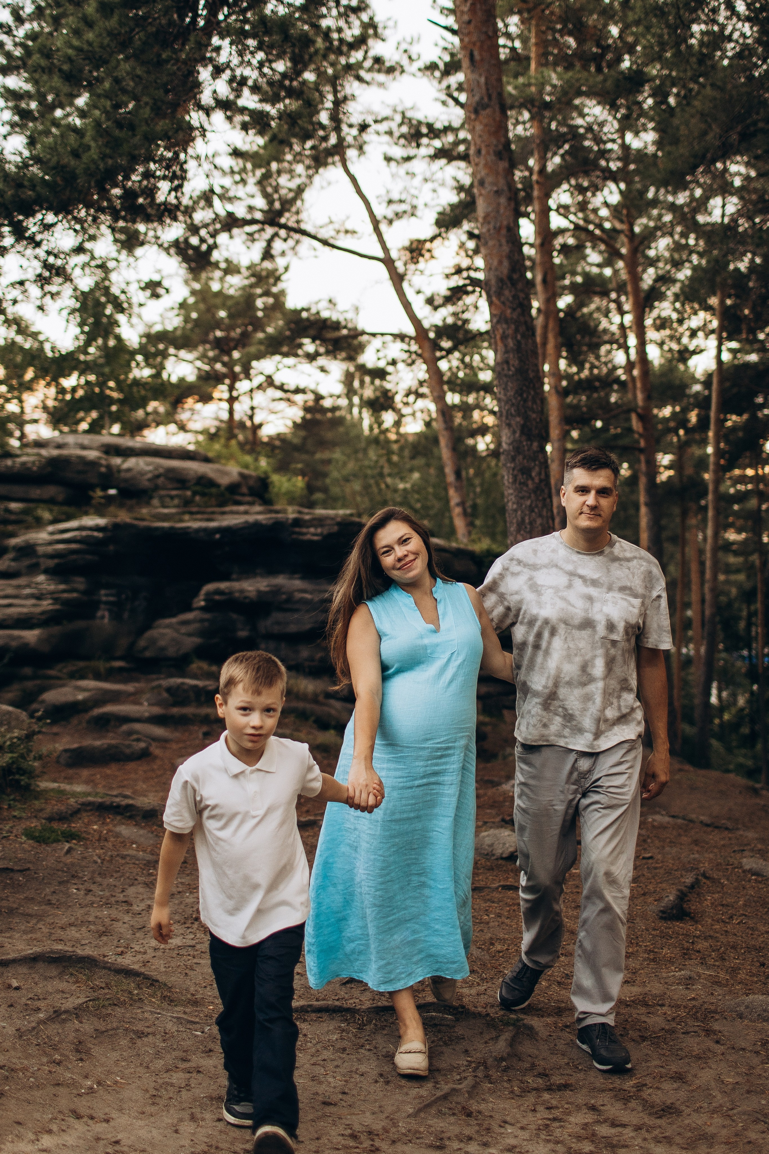 Большая семейная фотосессия на Каменных палатках. Семейная съемка — это красивый способ признаться своей семье в любви