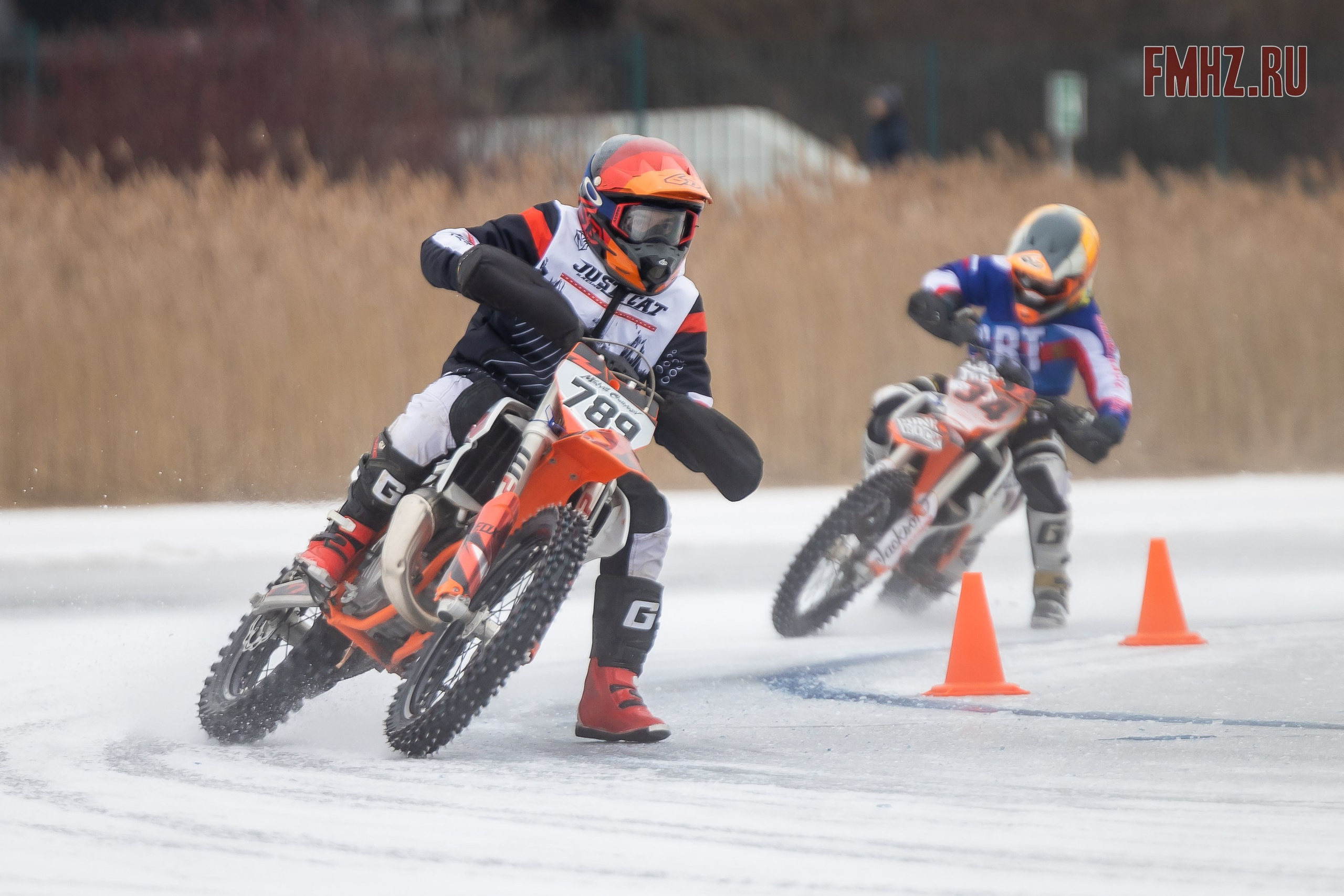 Первый этап Кубка МФР по мотокроссу на льду Большого Крылатского пруда в Москве. 8 февраля 2025 г. Фотограф Владимир Охрименко