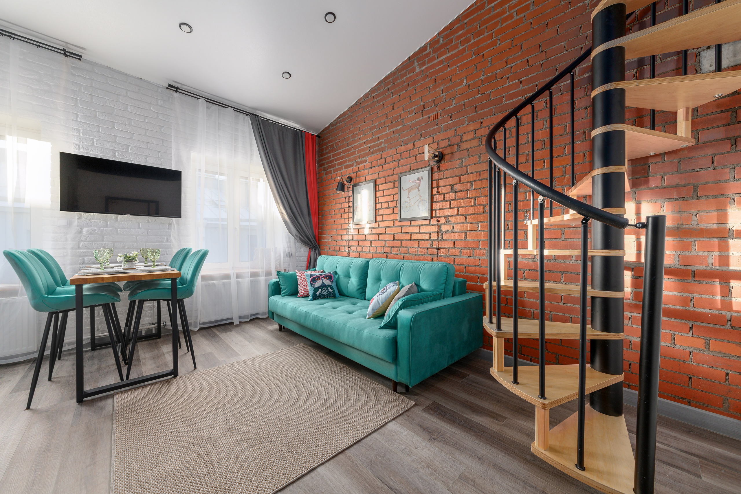 Студия, Полтавская ул