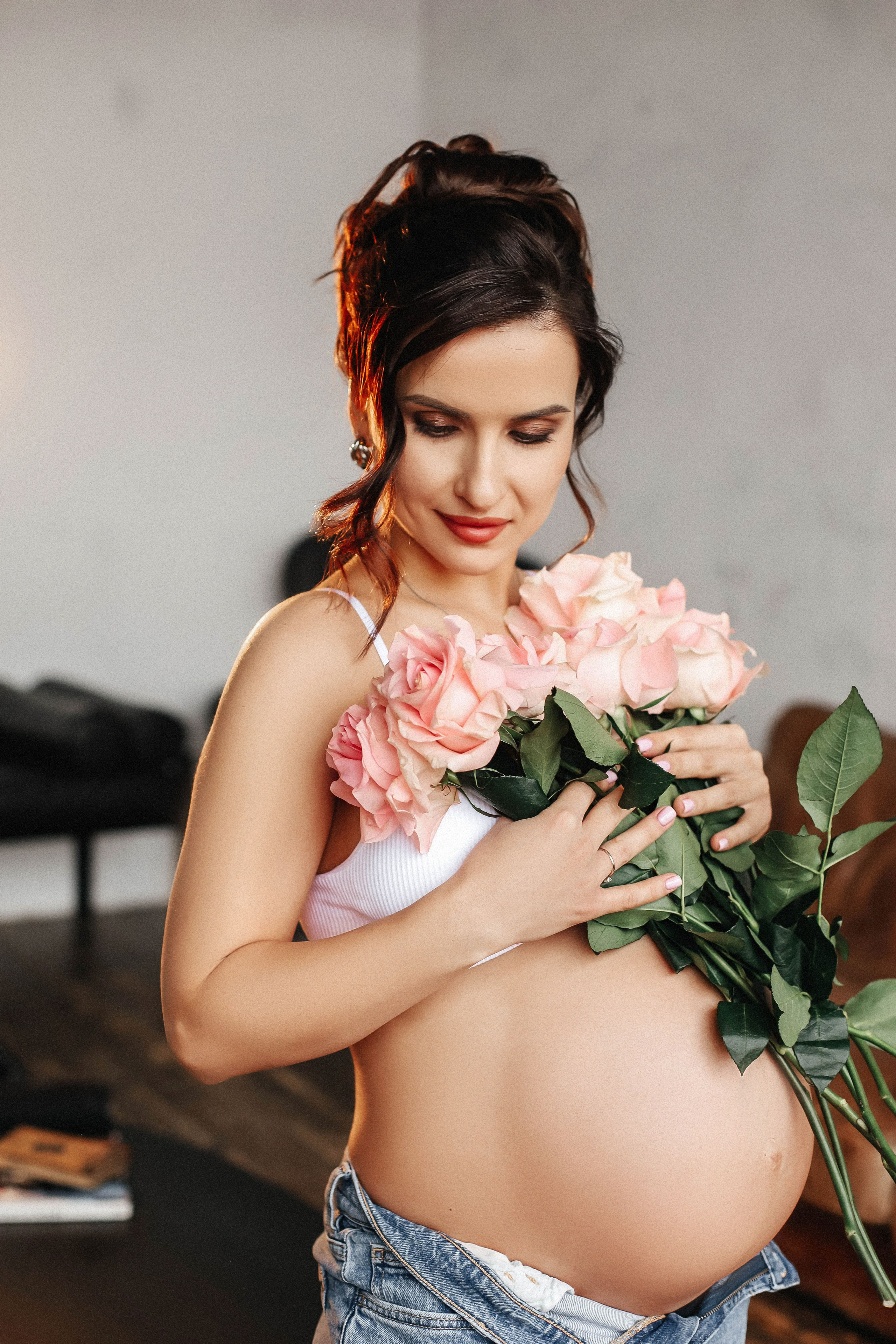 Фотосессия беременности в Москве в студии. Свадебный и семейный фотограф в Москве