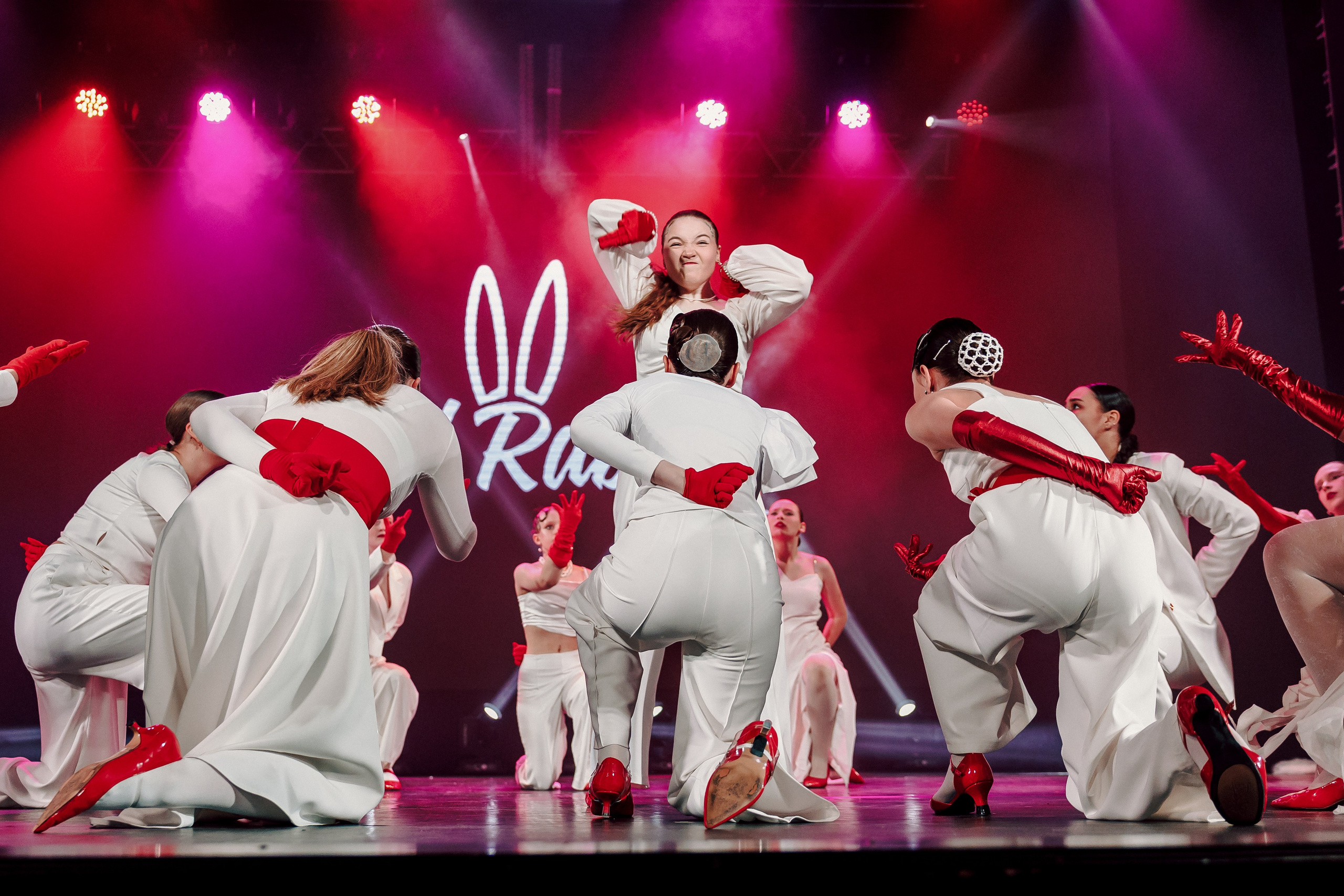 Отчётный концерт танцевальной школы «Red Rabbits» 2025. Лёшка Варзегов — фотограф