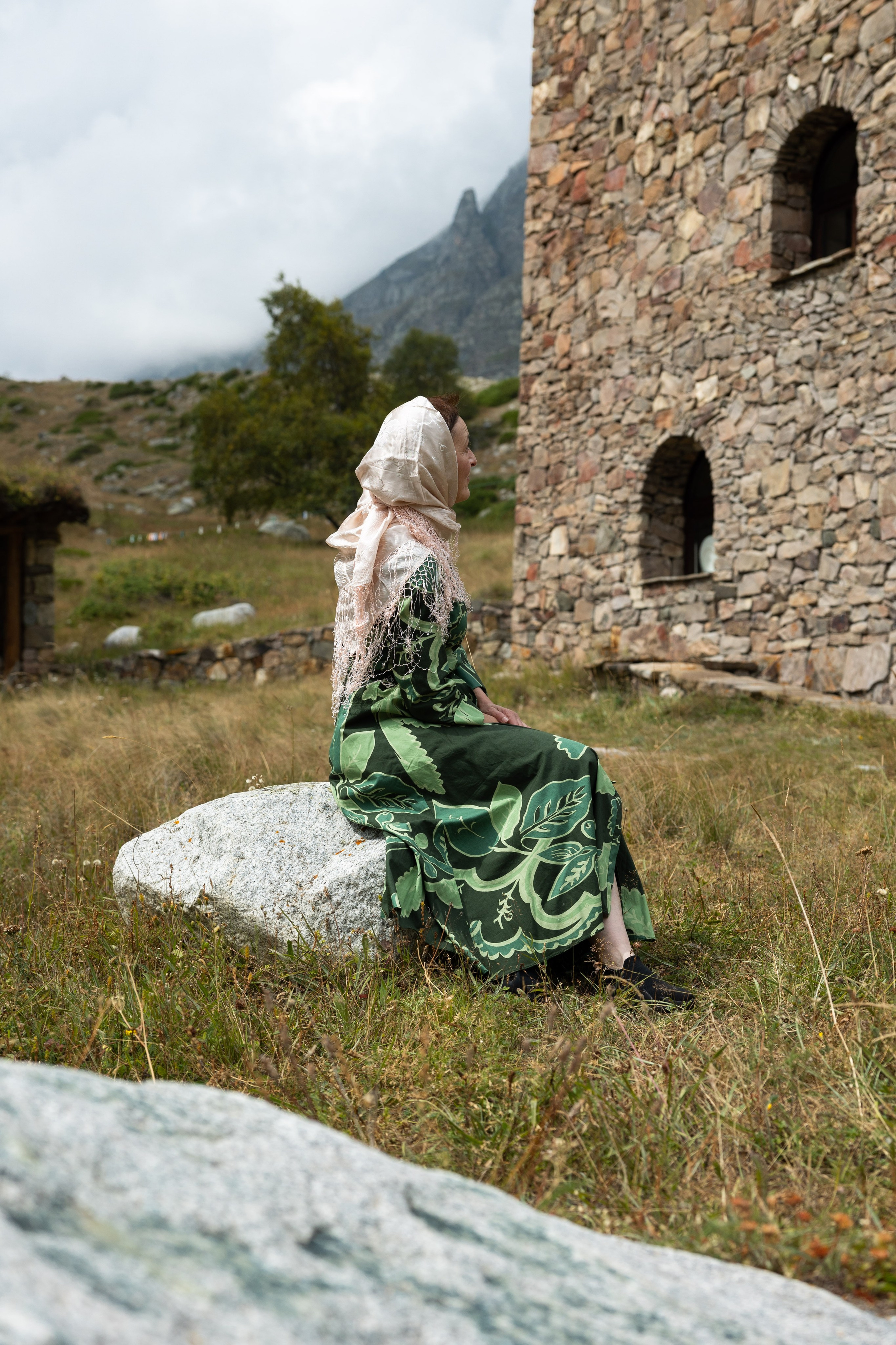 Женщины в Безенги, Черекский район, Кабардино-Балкарская Республика. Фотограф Красная Поляна — Сочи — Москва