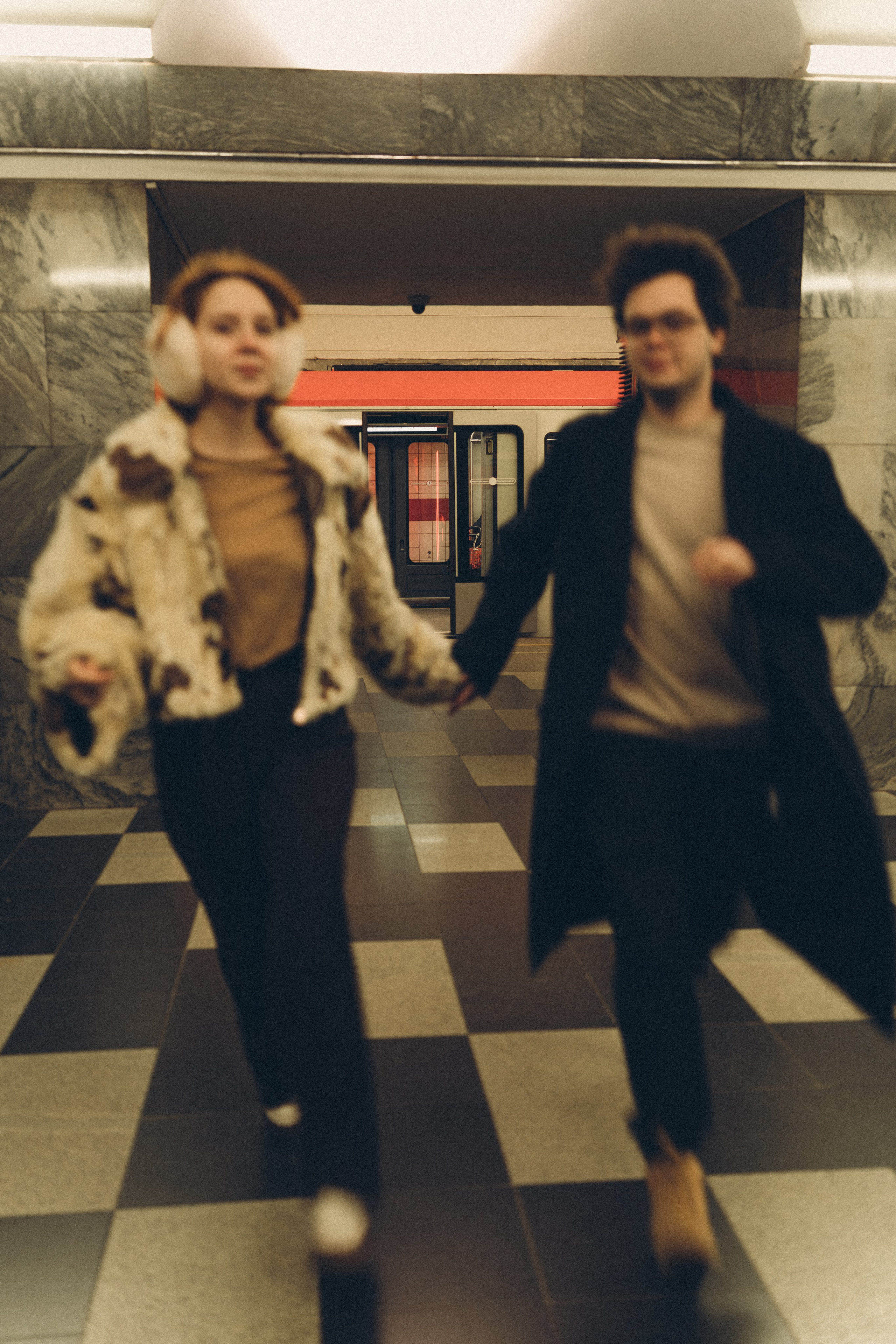 НОВОГОДНЯЯ ФОТОСЕСИИЯ ПАРЫ В МЕТРО ЛЮБОВЬ. Профессиональный фотограф, Санкт-Петербург — Виктория Богомолова