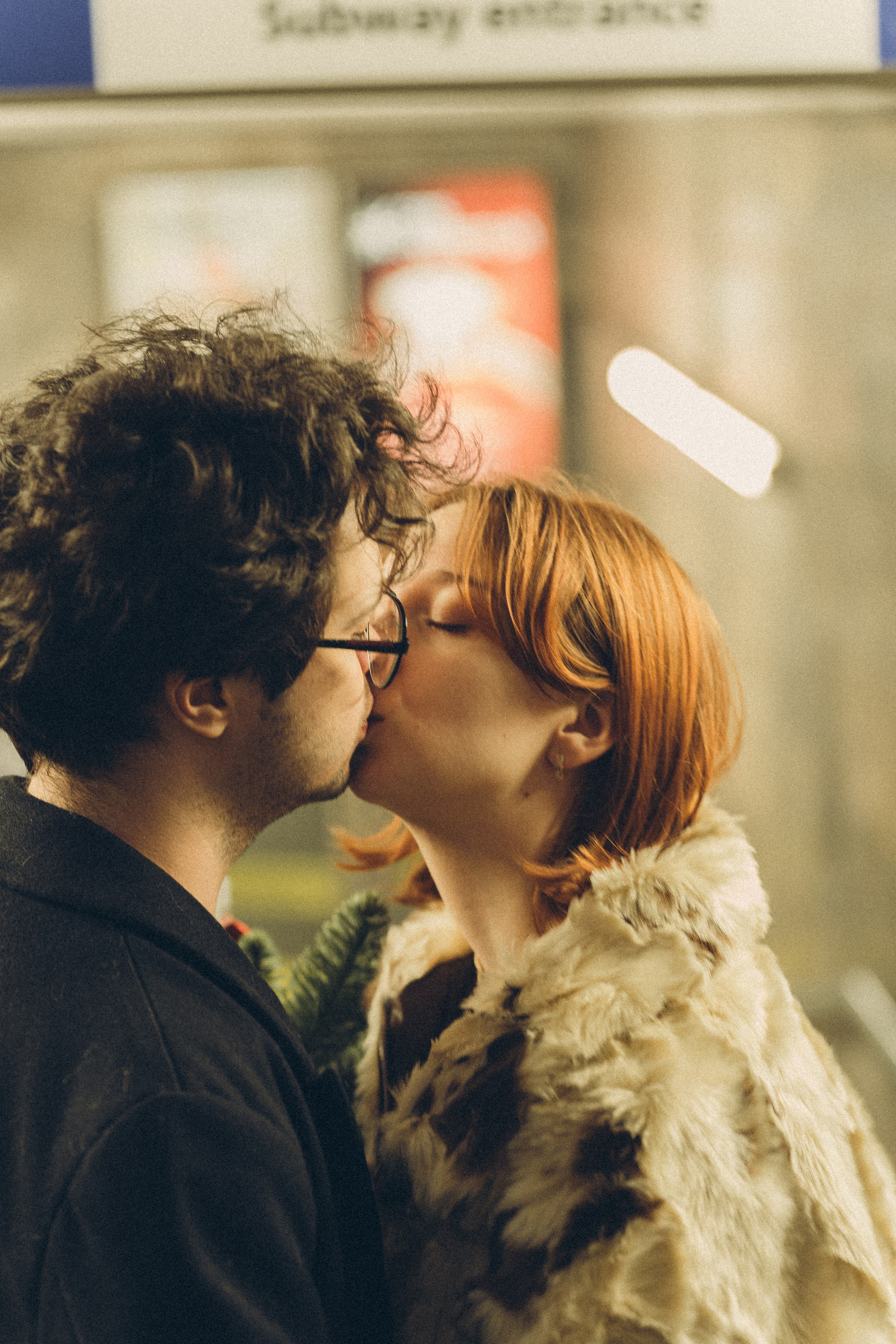 НОВОГОДНЯЯ ФОТОСЕСИИЯ ПАРЫ В МЕТРО ЛЮБОВЬ. Профессиональный фотограф, Санкт-Петербург — Виктория Богомолова