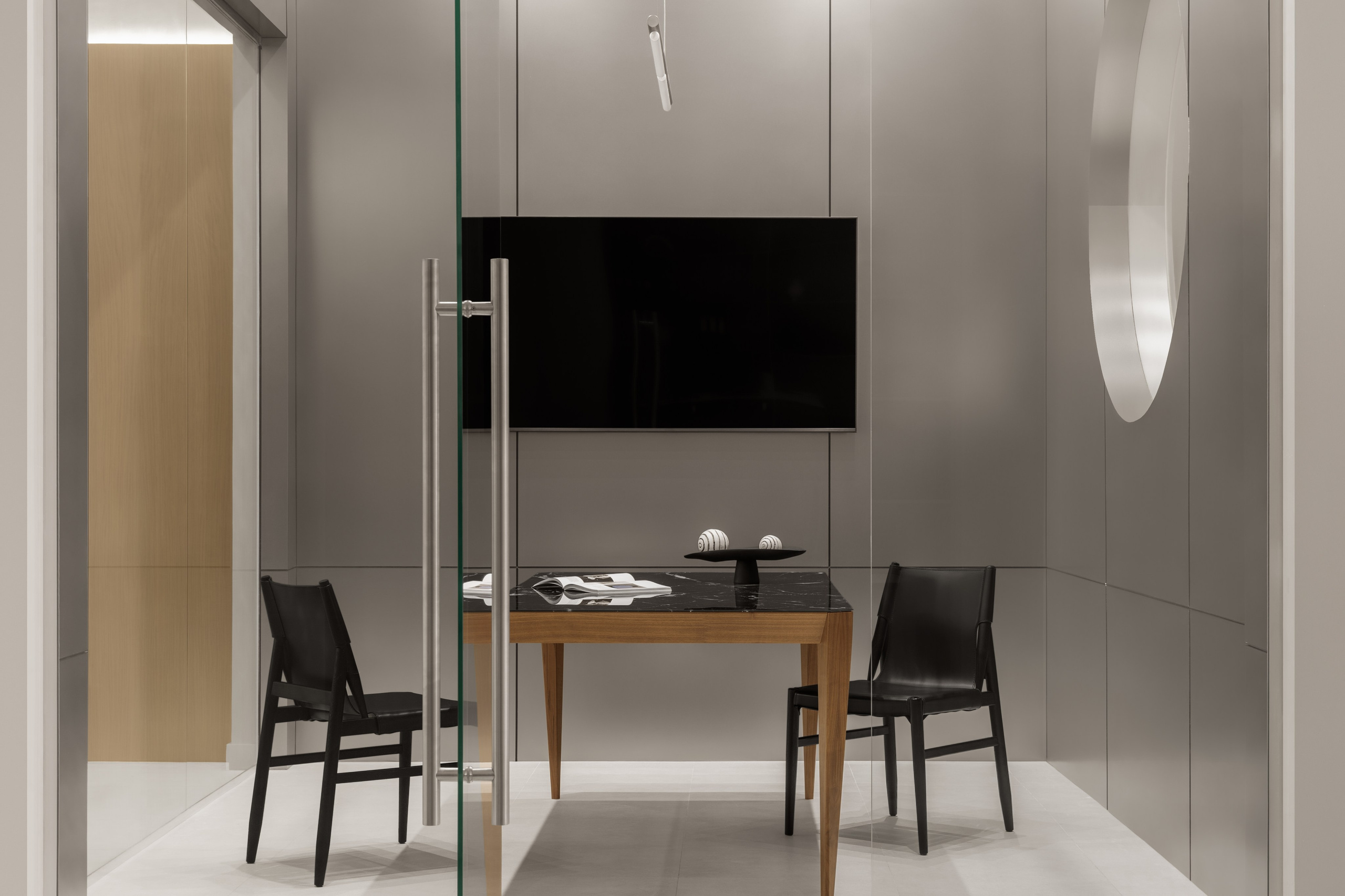 Дарина Иржанова — офис Траст Петролиум. Roman Yakunin — interior photographer in Almaty, Kazakhstan