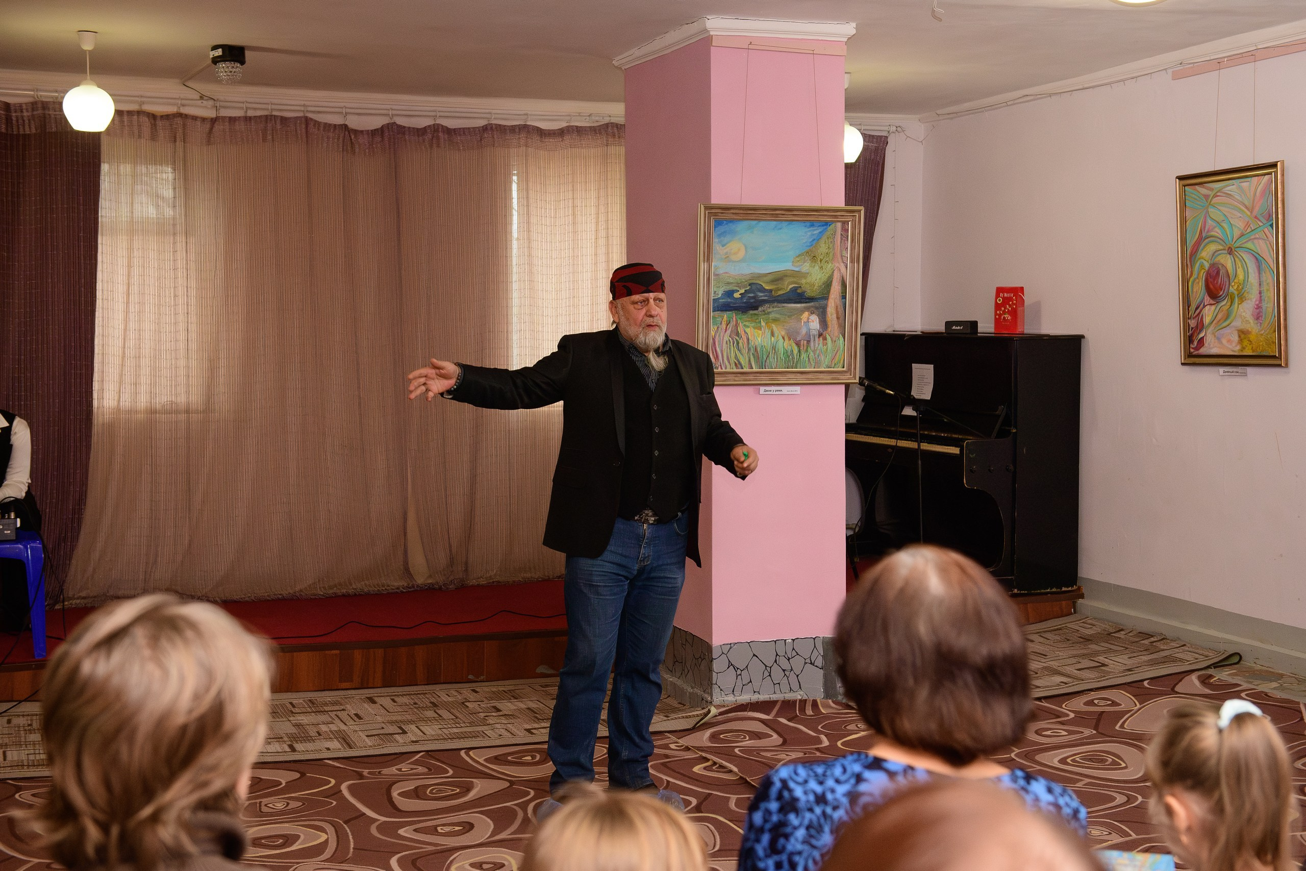 Выставка «Влюбленная в мир». Художница Татьяна Иванова-Гуляева. Фотограф Валерия Голубева (Миронова)