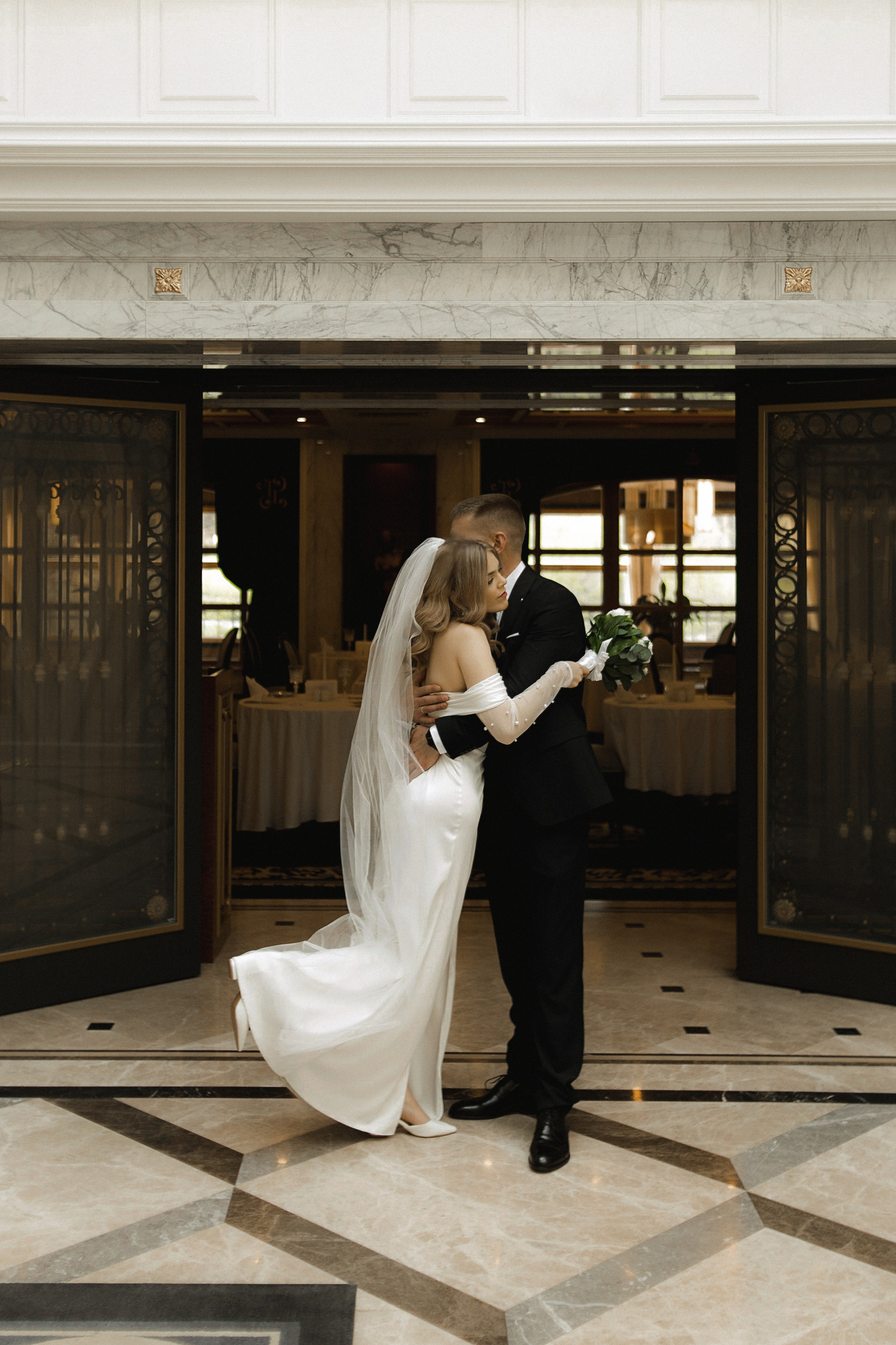 Евгений и Снежана, Петергоф. Свадебный и портретный фотограф Анастасия Казакова Санкт-Петербург