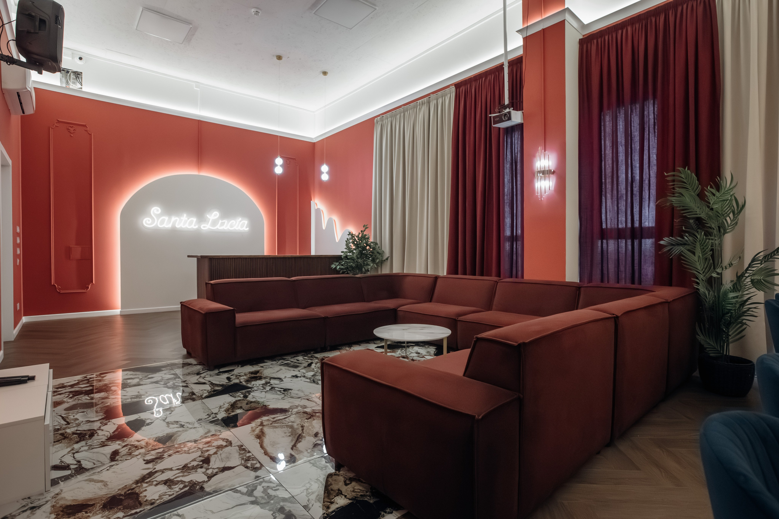 Санта-Лючия. Аренда лофта в СПб для мероприятий