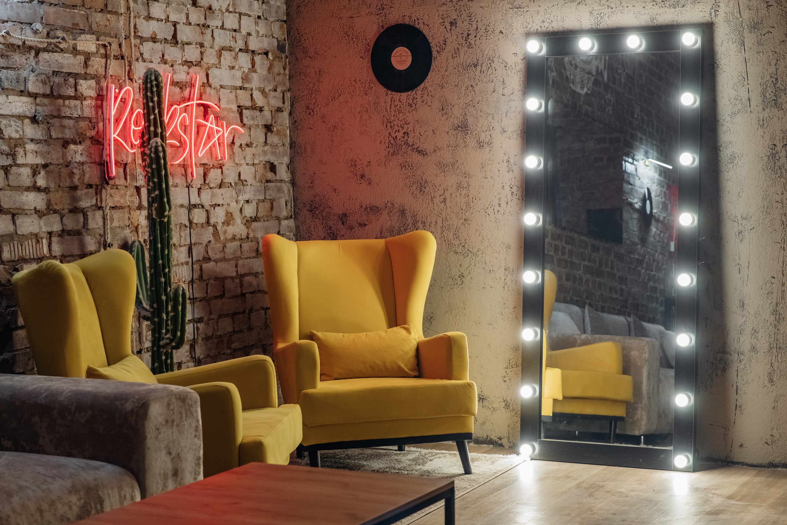 Профессора Качалова, 8И. Аренда лофта в СПб для мероприятий