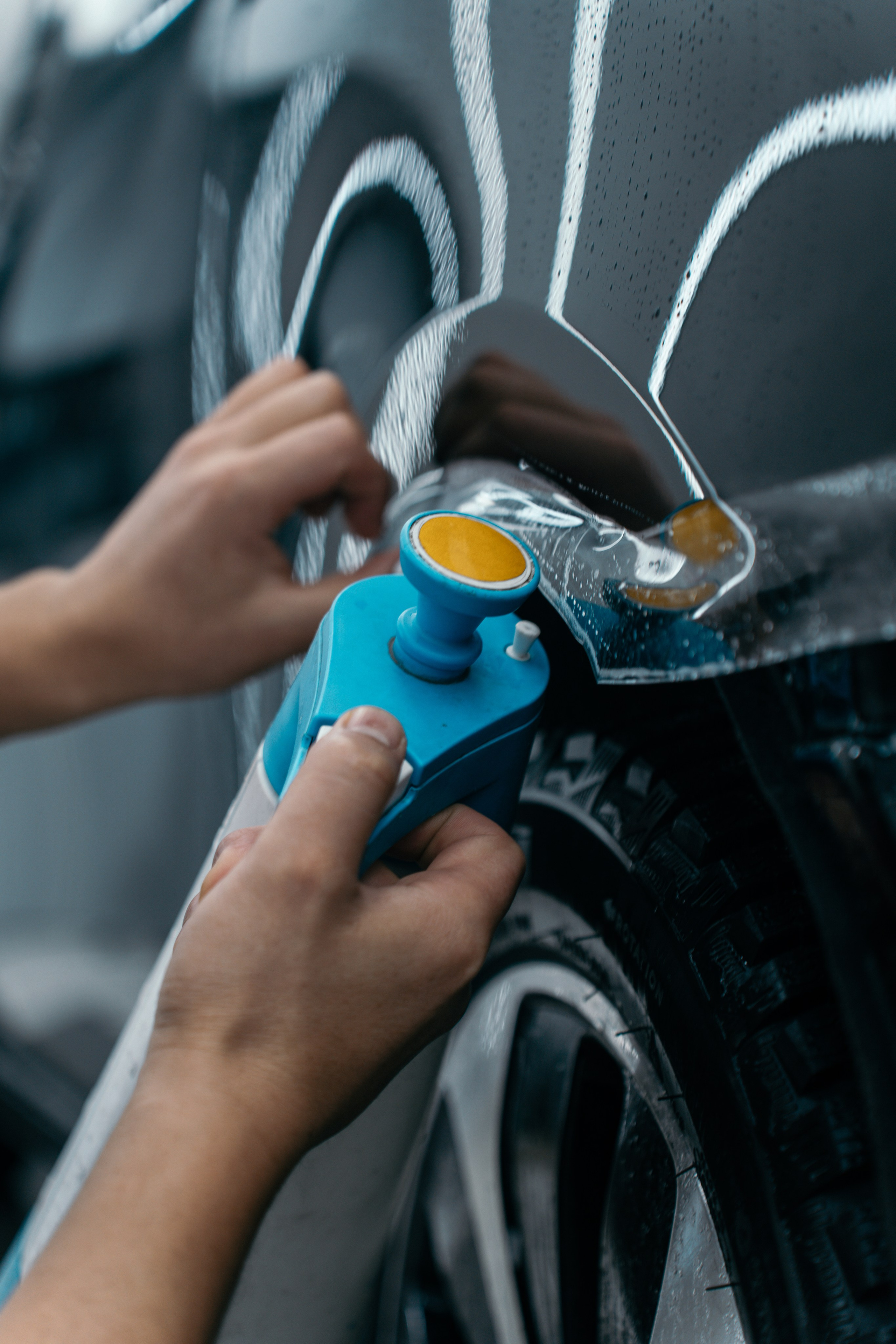 Triumph Car Services. Photographer based in moscow Peter Tchana