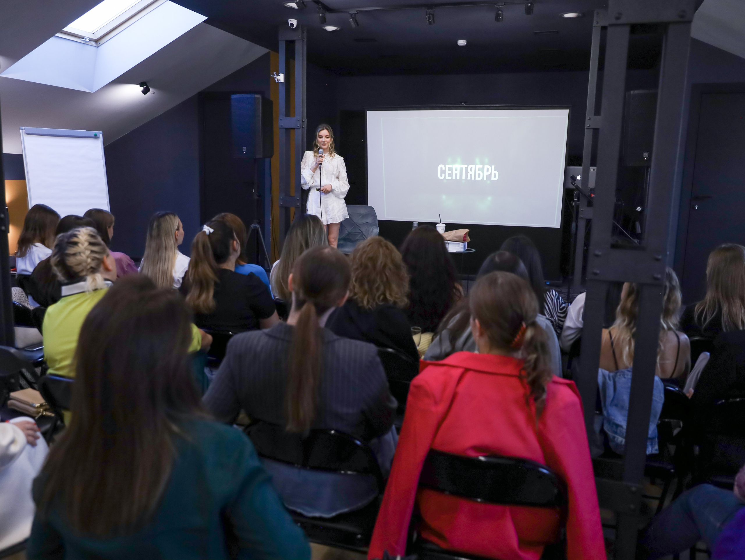 ТРАНСФОРМАЦИОННОЕ ШОУ АННЫ НОВИКОВОЙ 2023. Фотограф мероприятий Ирина Каширина