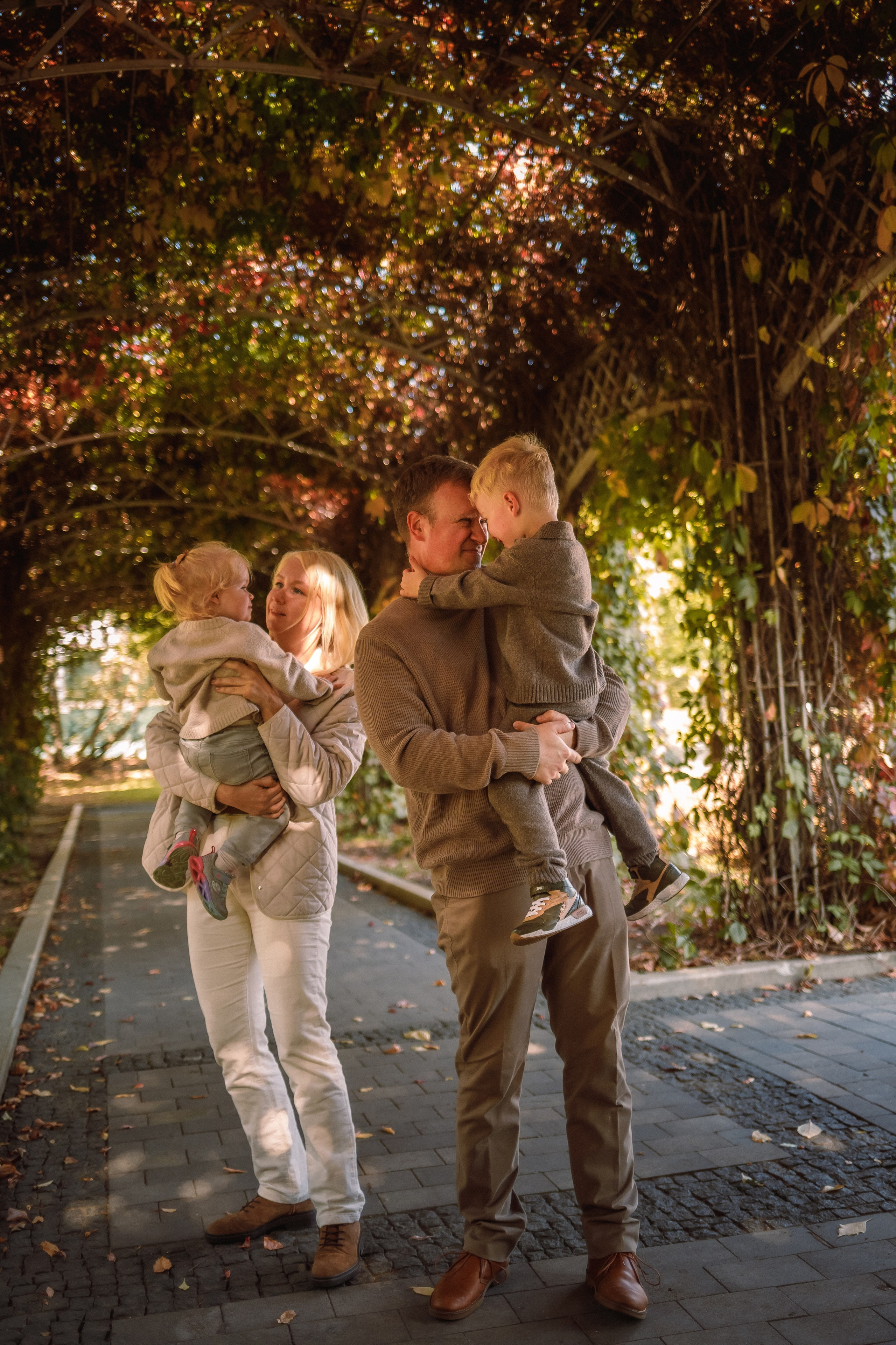Прогулка в Бауманском саду. Фотограф в Москве Базанова Дарья