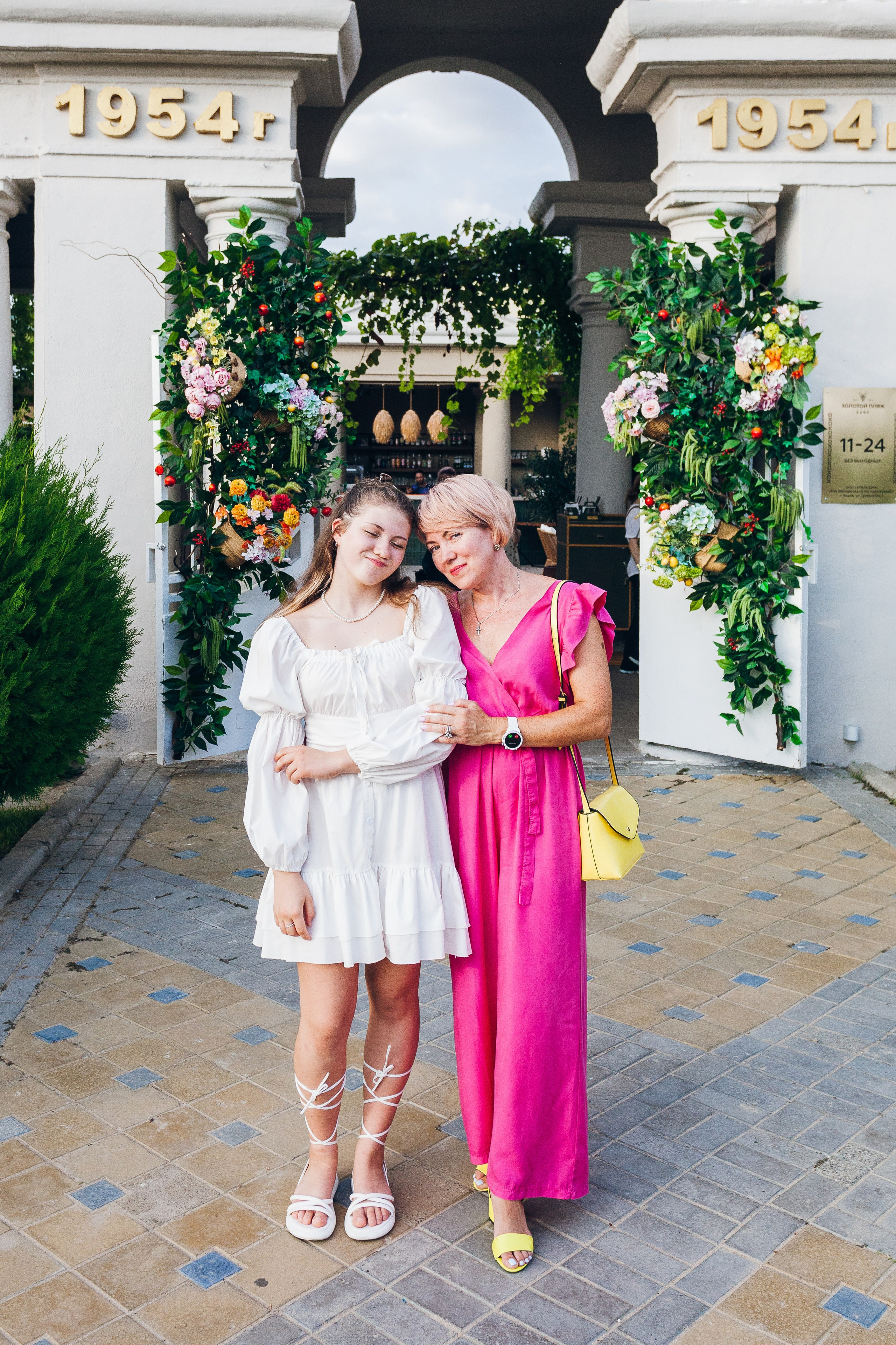 День рождение в уютном ресторане. Фотограф Денис Денисов