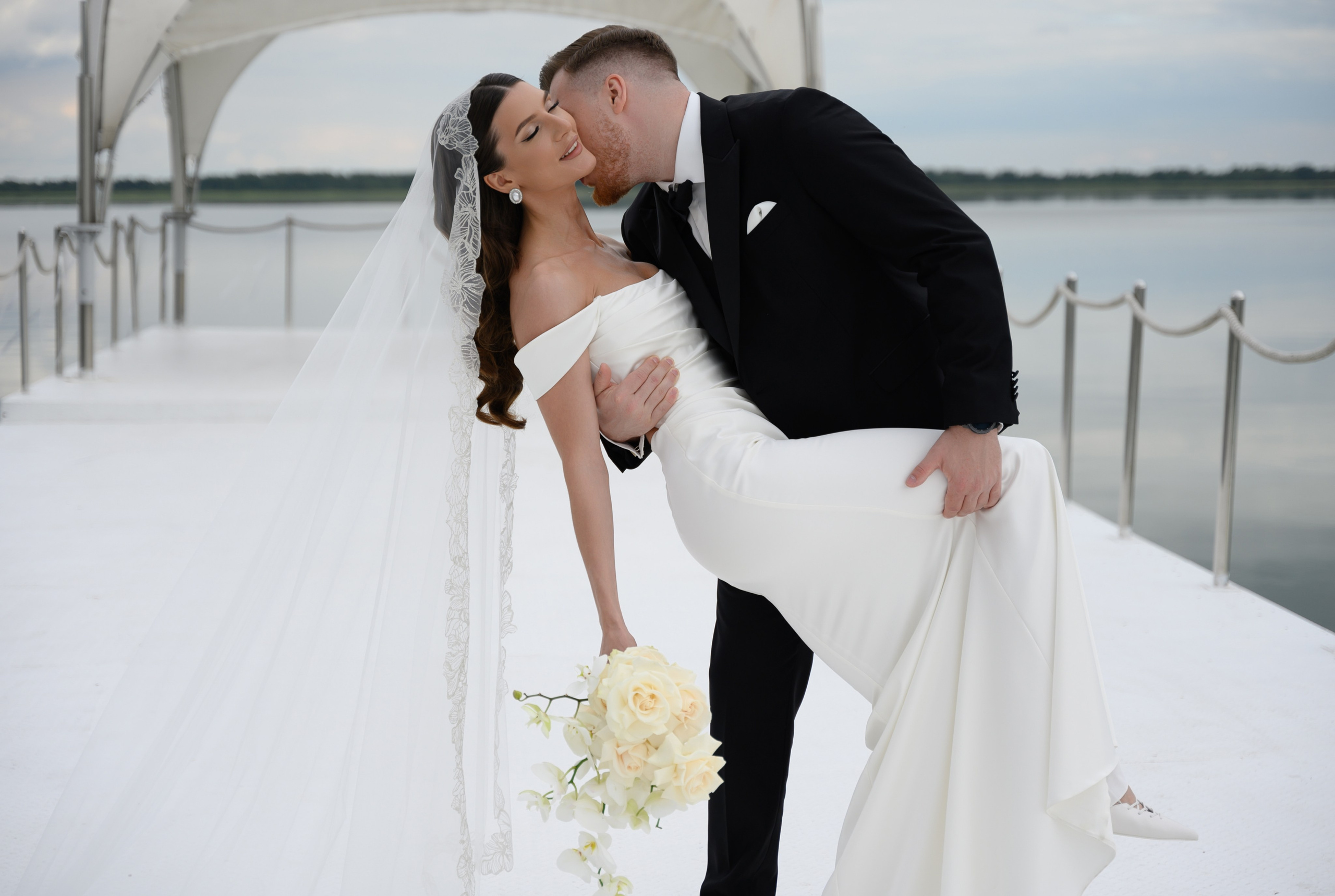 Женя & Марина, Загородная Свадьба на берегу озера. Свадебный фотограф Тюмень Анастасия Битная