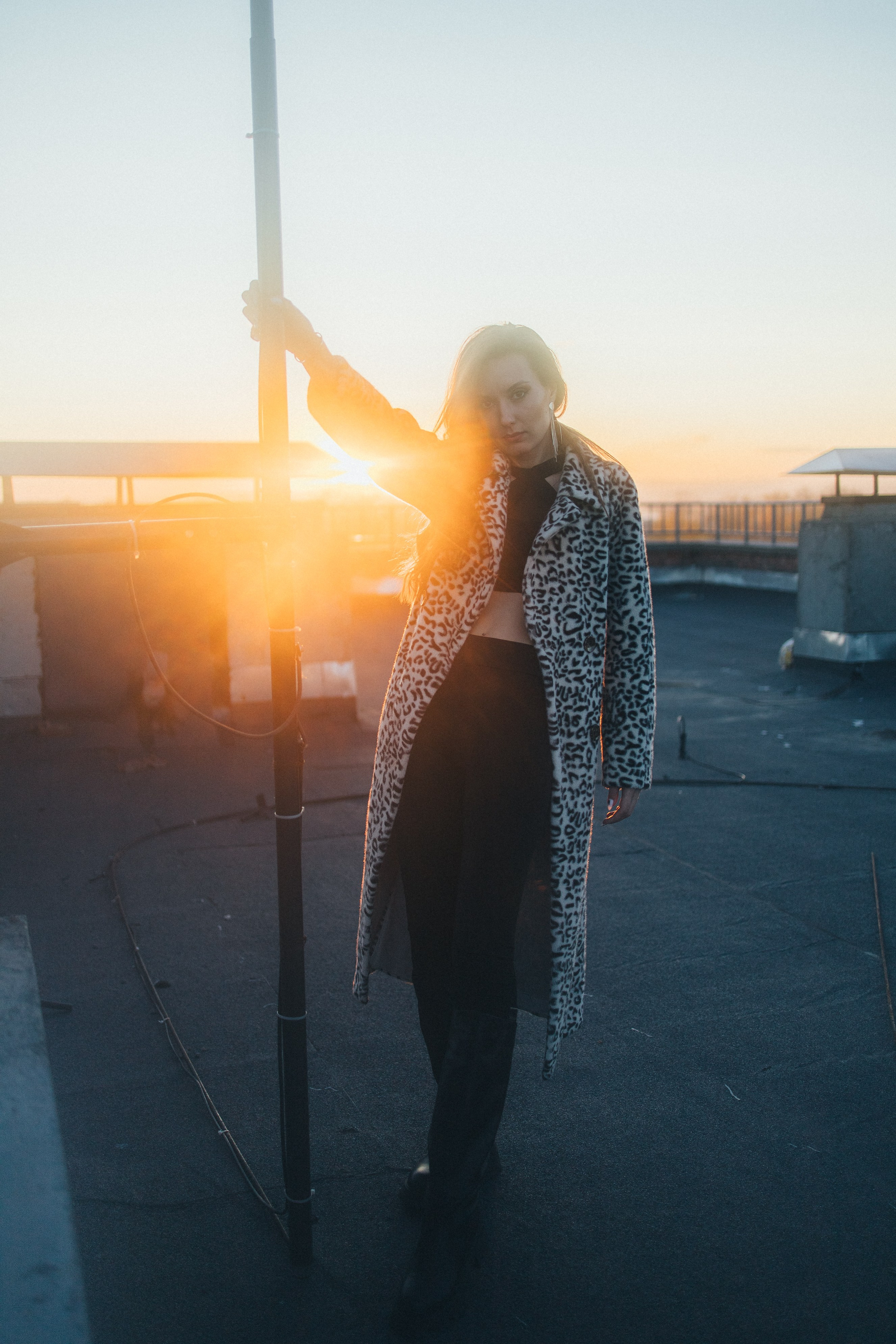 Катя на крыше. Фотограф Нестратенко Станислав г. Шилка, г. Чита