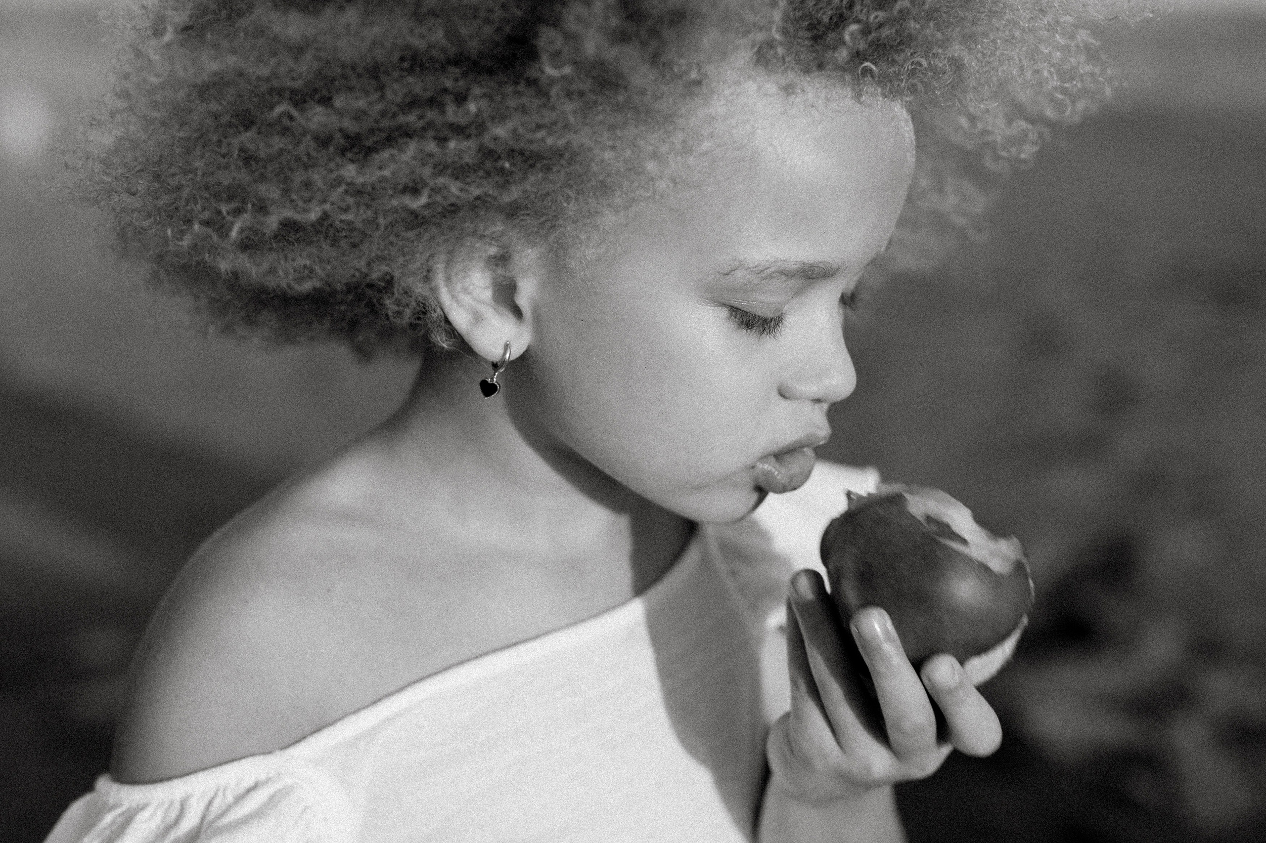 Sandy toes and family smiles. Katerina Nord | Wedding and Couple Photographer in Germany and Europe
