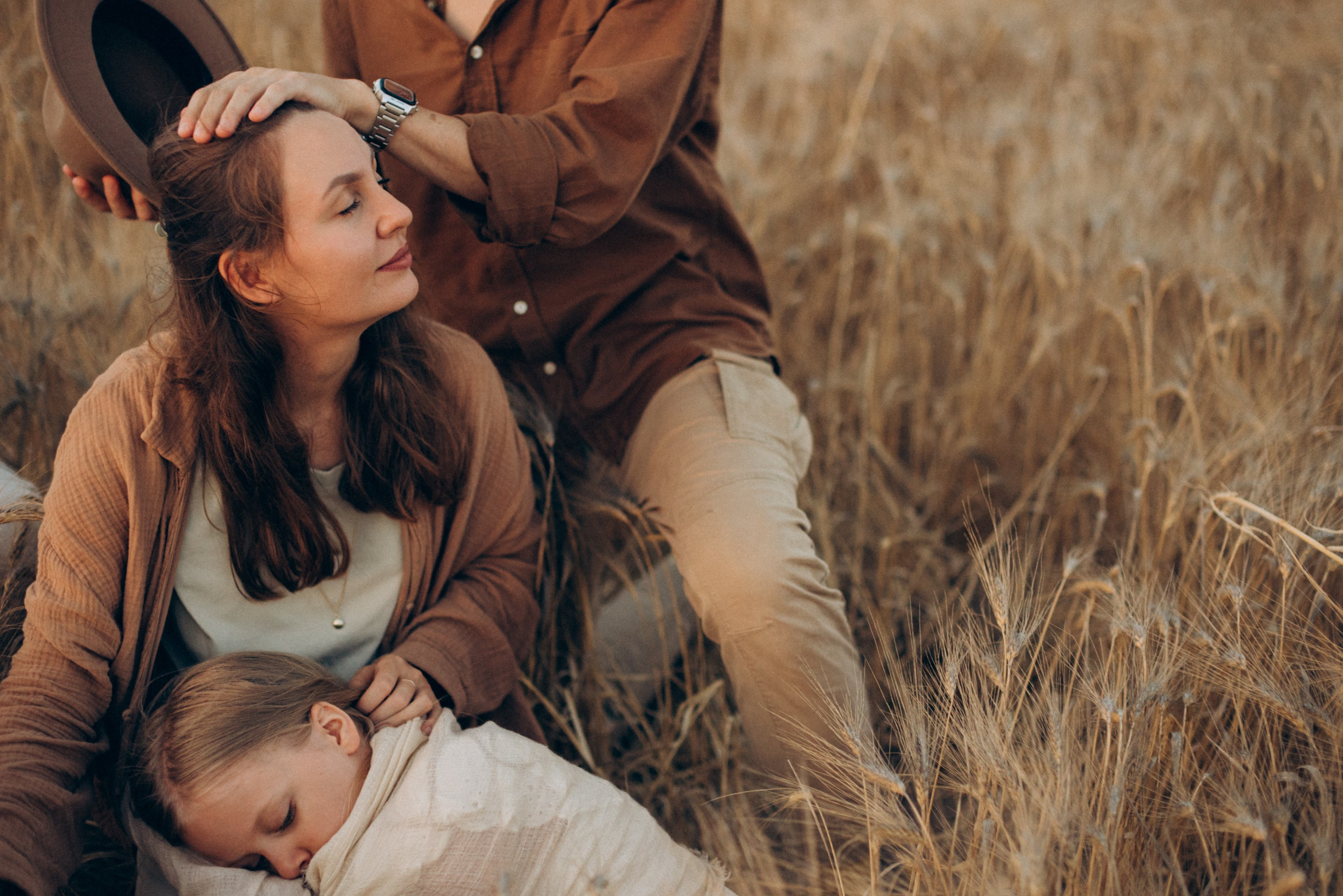 Golden fields, happy hearts. Katerina Nord | Wedding and Couple Photographer in Germany and Europe