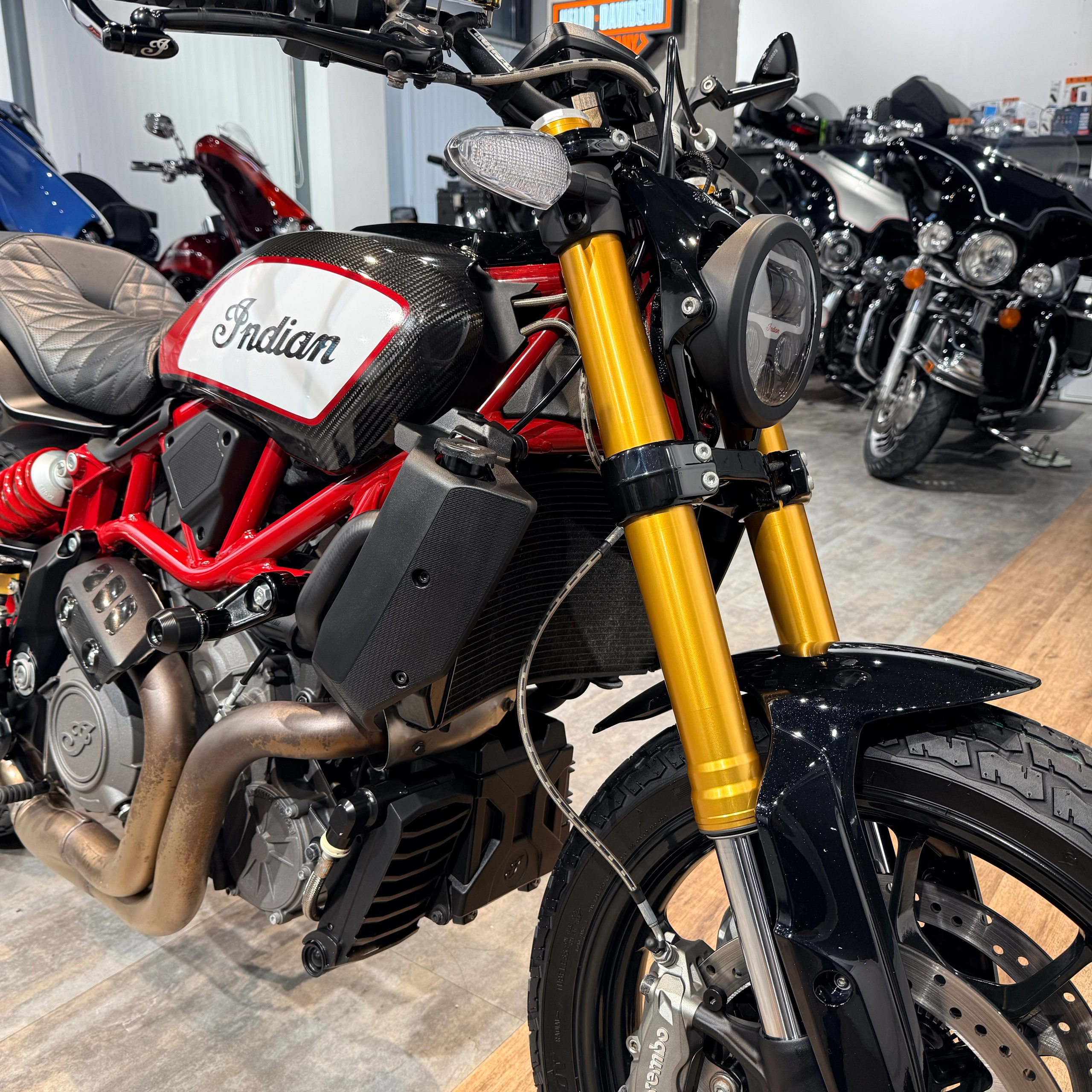 Купить 2021 Indian FTR Carbon Race Replica — подробнее на сайте. Hello Davidson, Москва. Только хорошие мотоциклы…