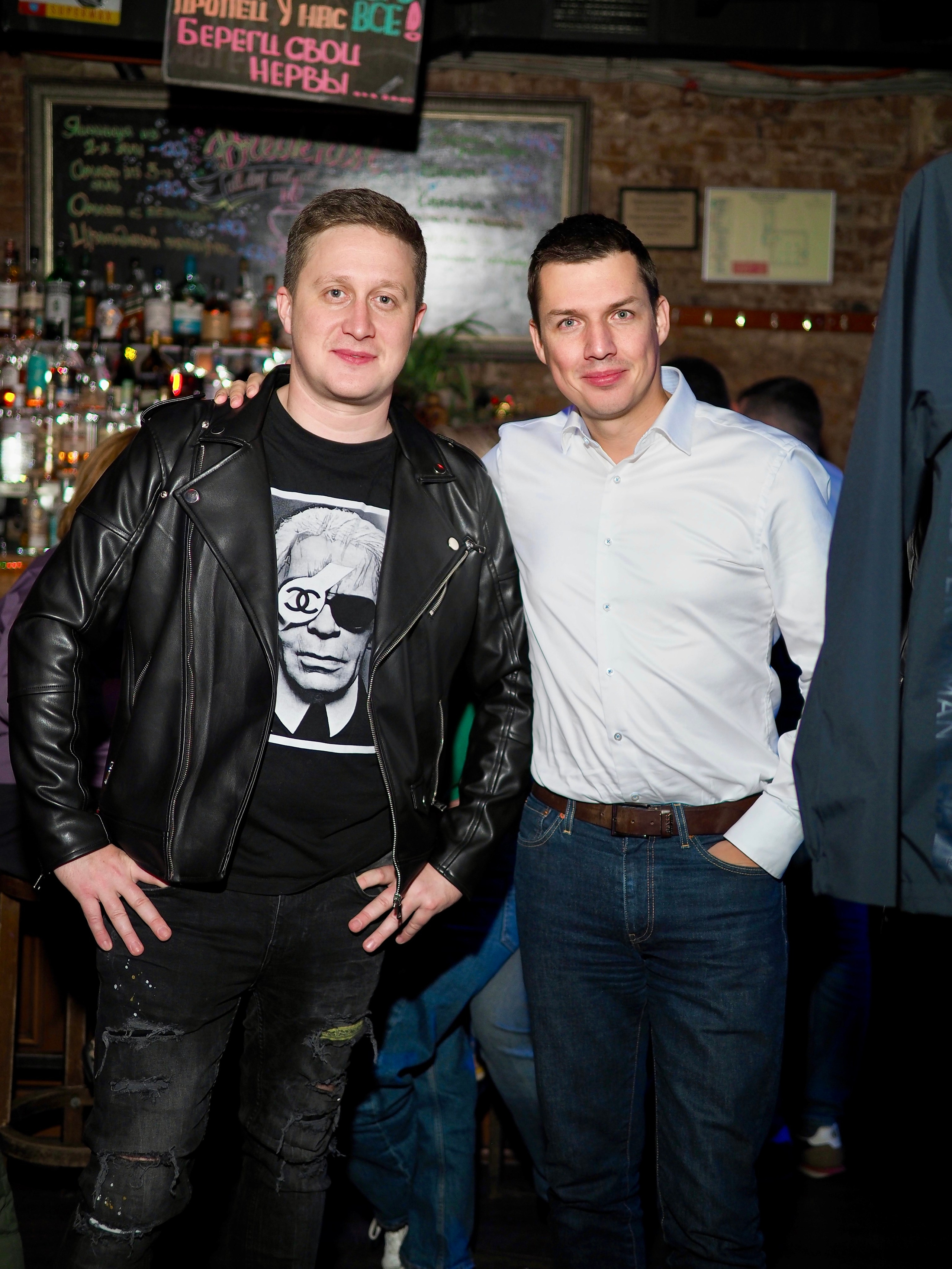 DeFaqto 01.10.2024. Московская кавер-группа BankBand