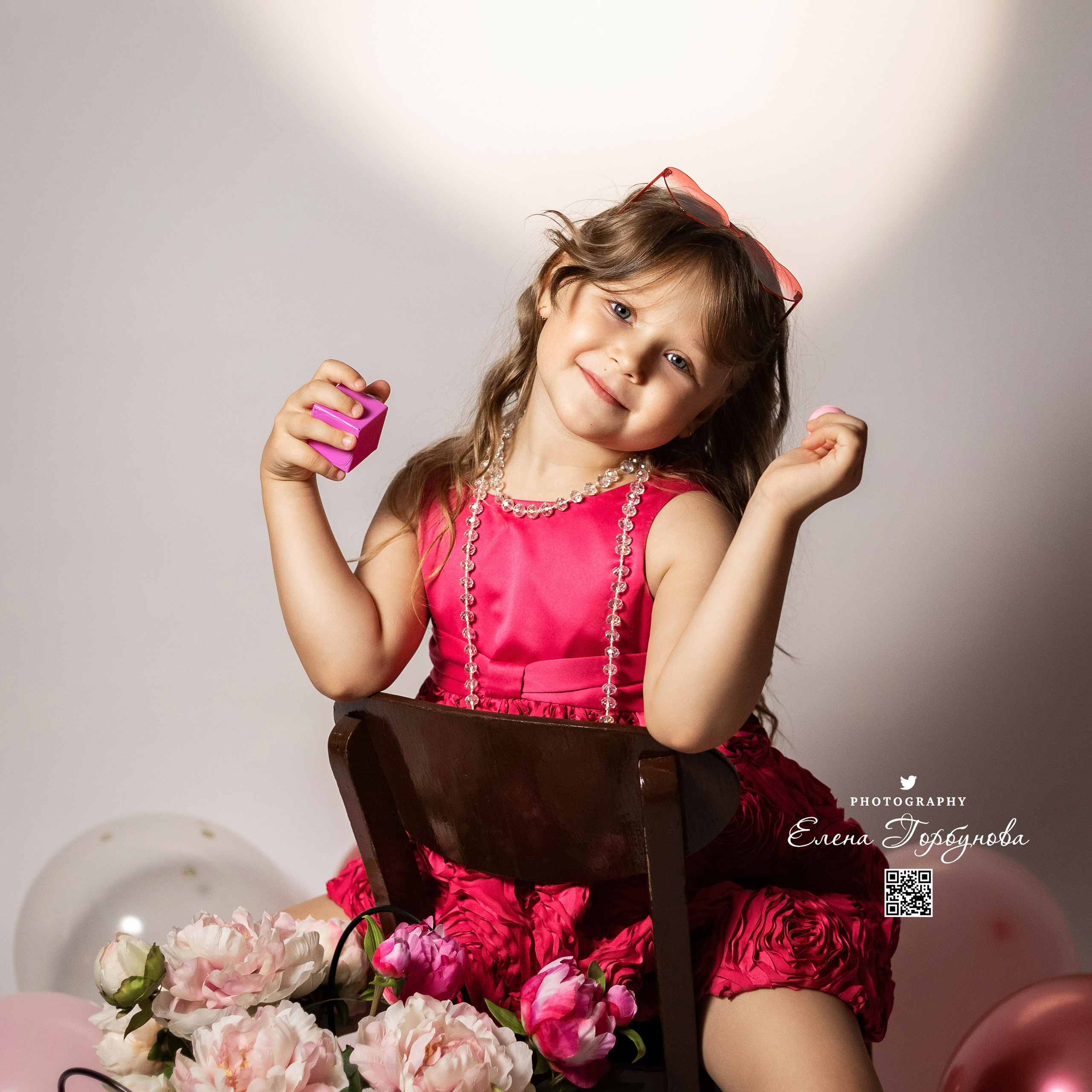 «Модница в розовом» В моей студии. Вероника и Александра. 2024. Фотограф Пермь. Свадьбы. Семья и дети, школа, д. сад. Фотокниги