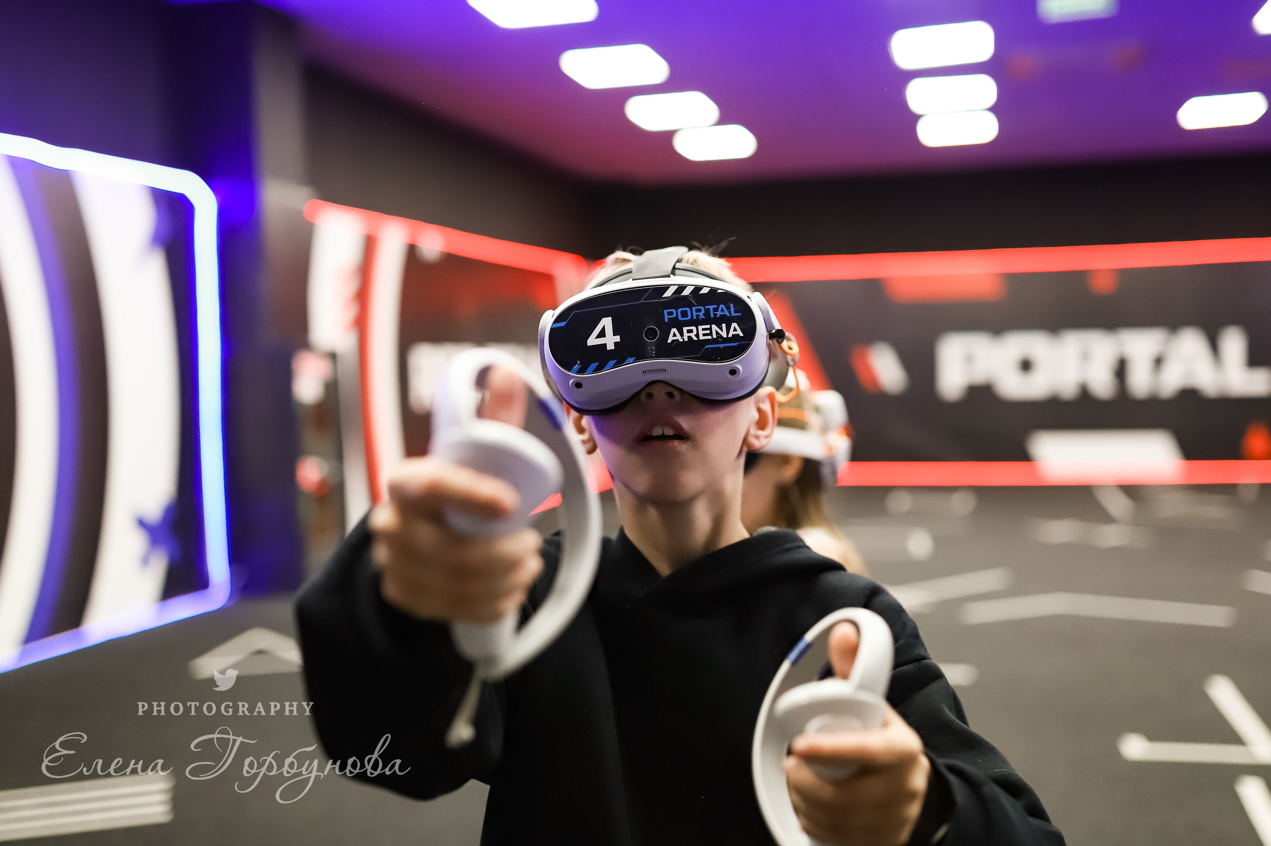 Виртуальная реальность. фотосессия дня рождения в VR PORTAL
