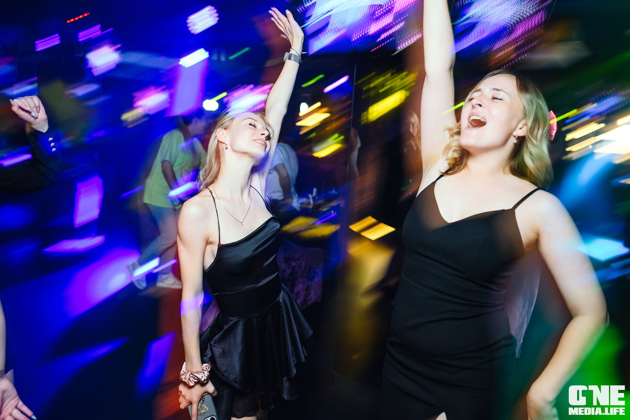 Фоторепортаж из караоке-клуба Эйфория. One Media Life: фоторепортажи, фотоотчеты с мероприятий и заведений