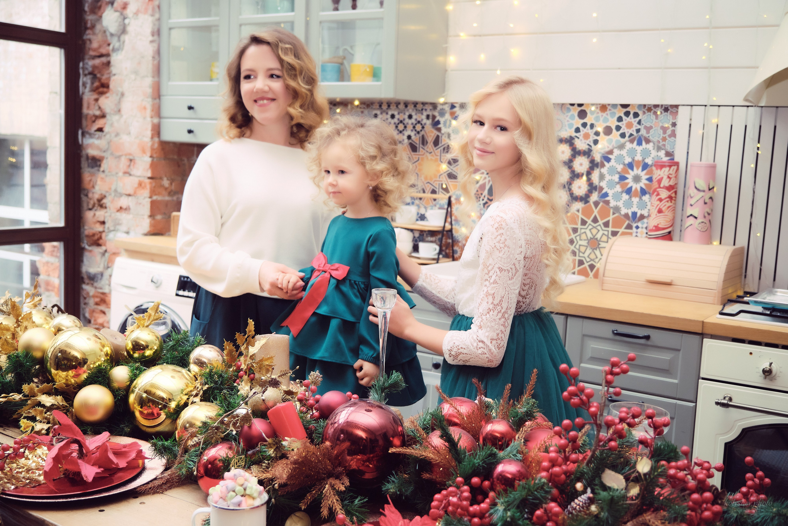 Семейный фотограф для новогодней фотосессии в Москве