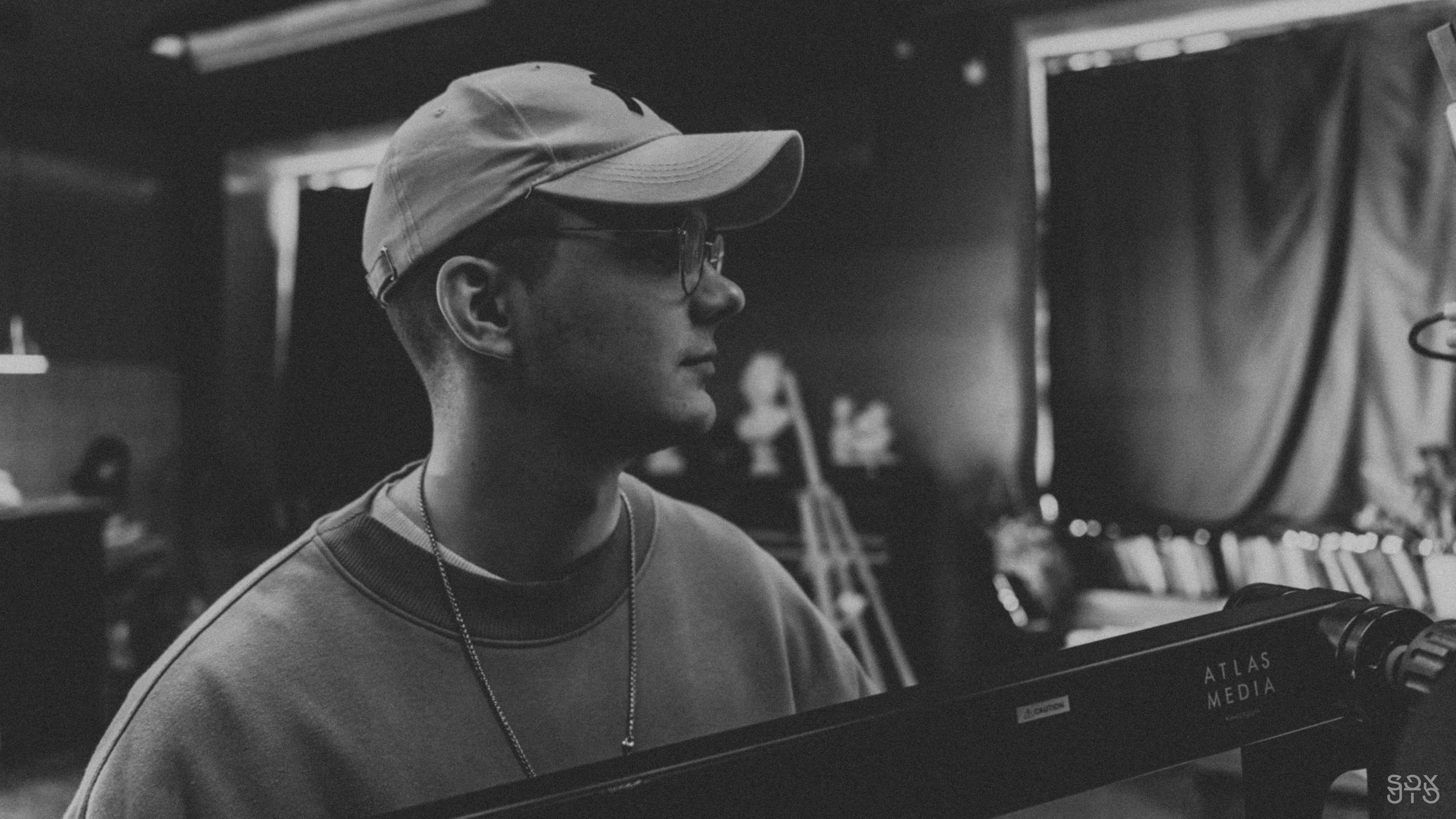 BAKED ROLL x Grad! ent