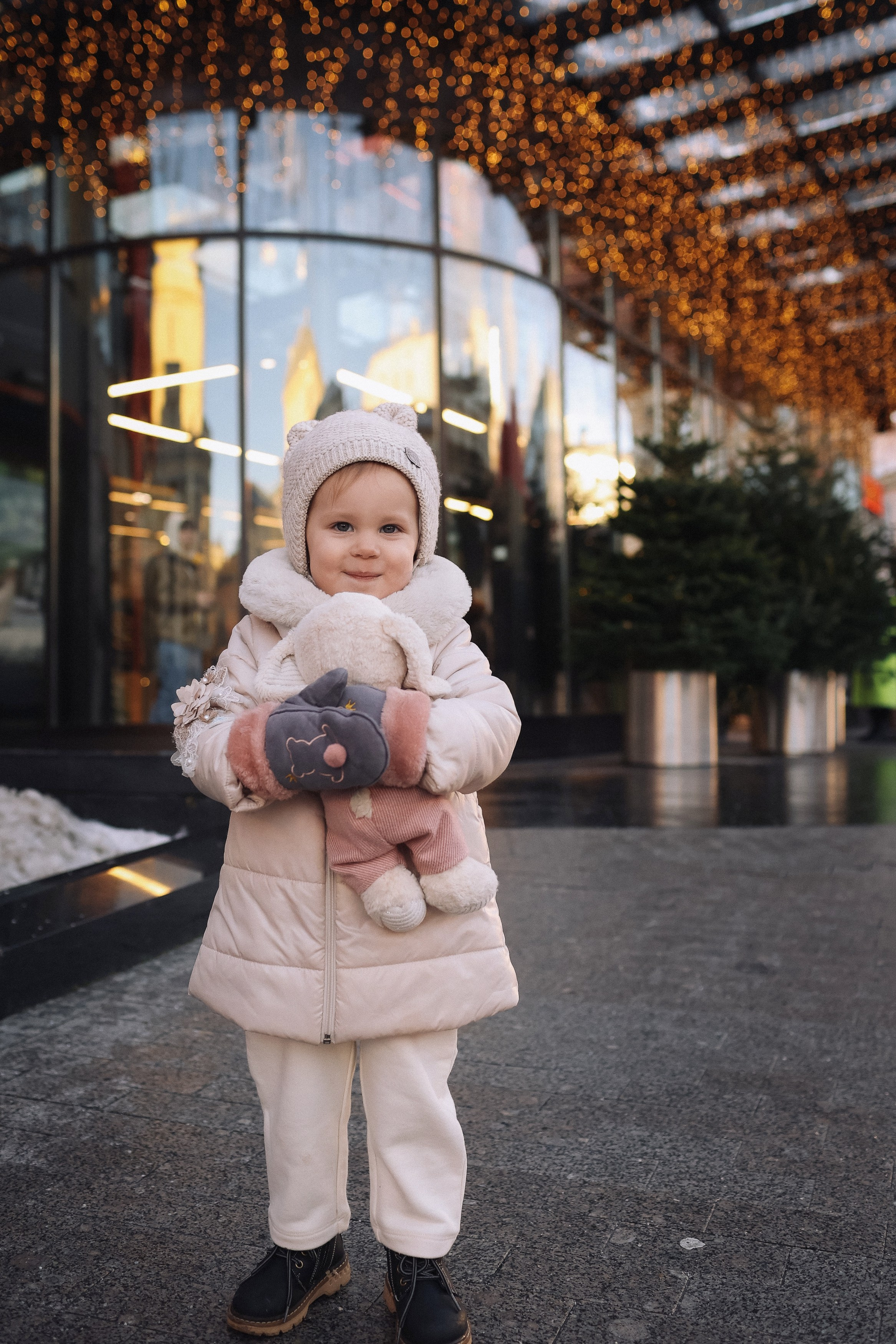 Вместе с бабушкой Света Жанна и малышка Лиза. Фотограф Владимир Москва