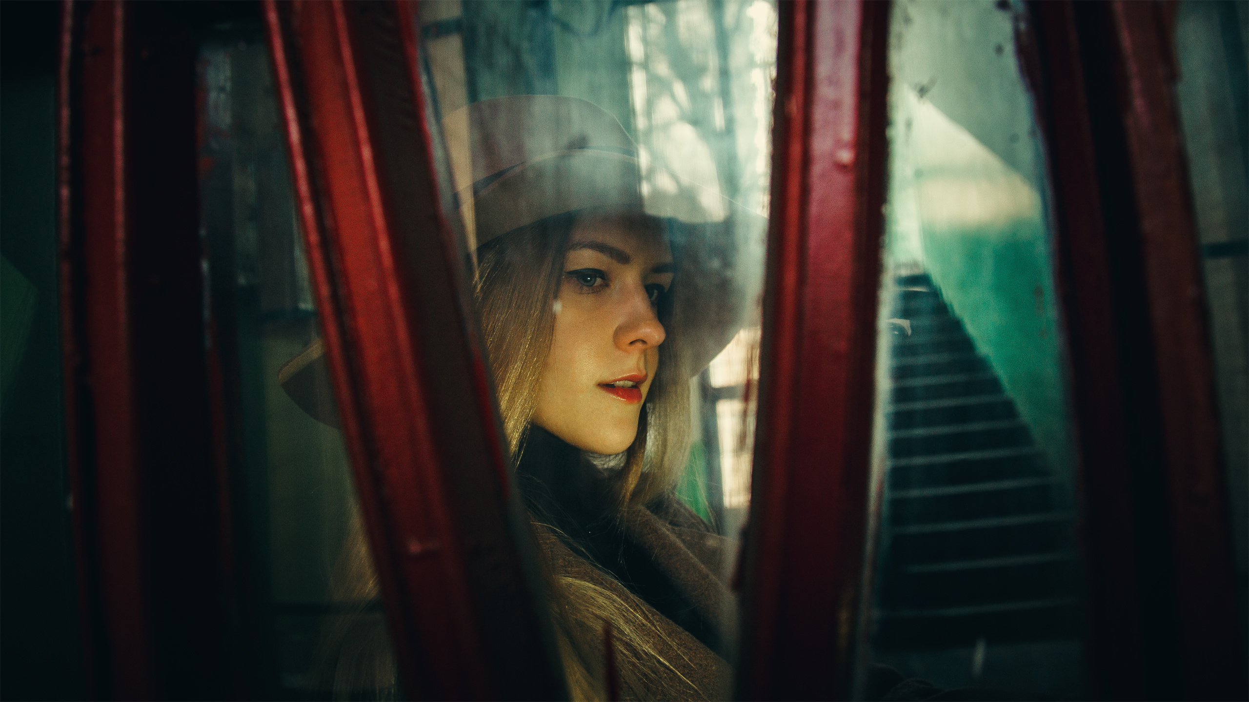 Нуар портрет девушки