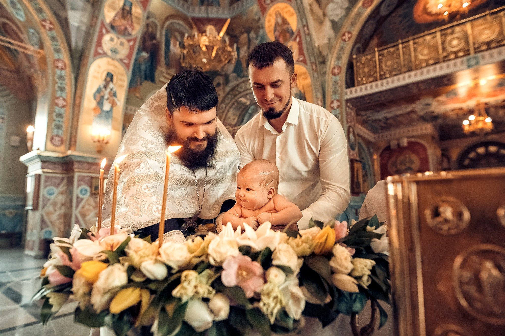 Фотографии момента погружения в купель (Таинство крещения). Moscow_CPC