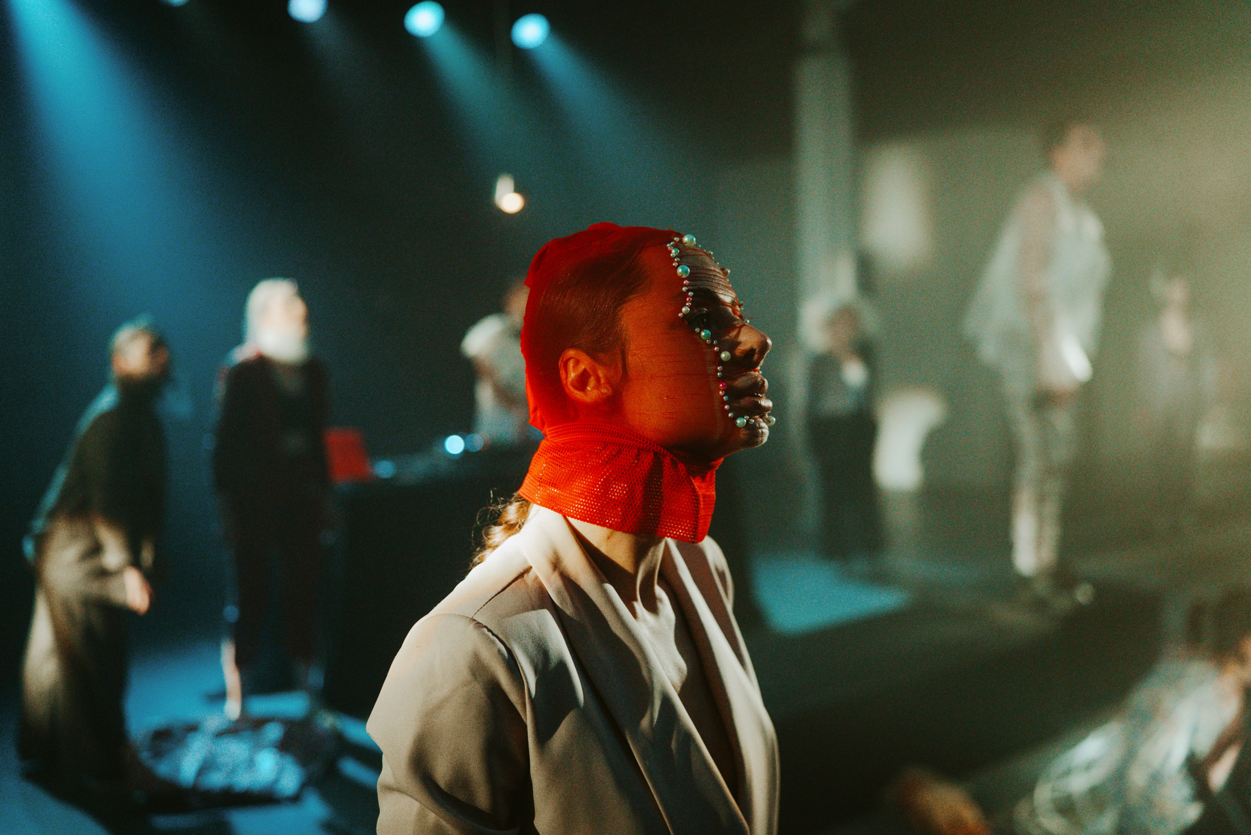 2026. Стрит-фотография, полная абсурда, идиотизма и красоты