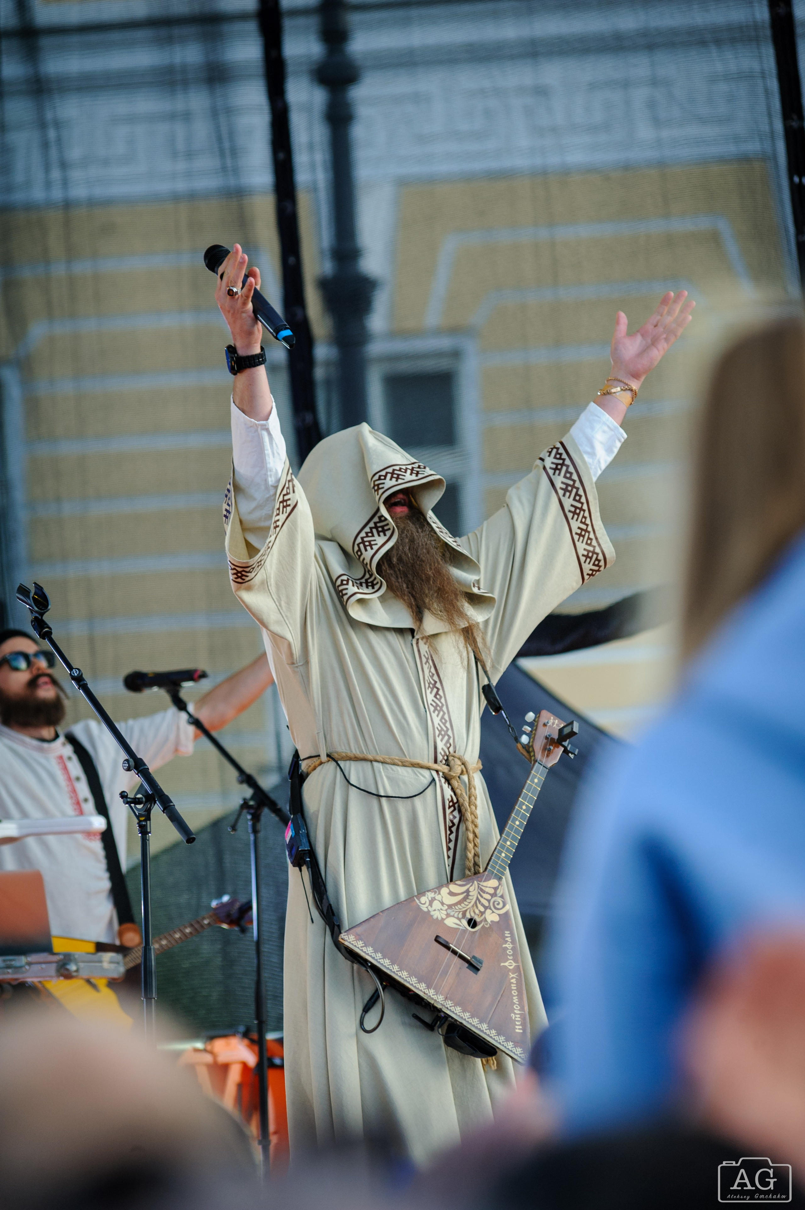 Нейромонах Феофан на открытой тренировке ФК «Зенит». Алексей Горчаков. Фотограф на ваш праздник