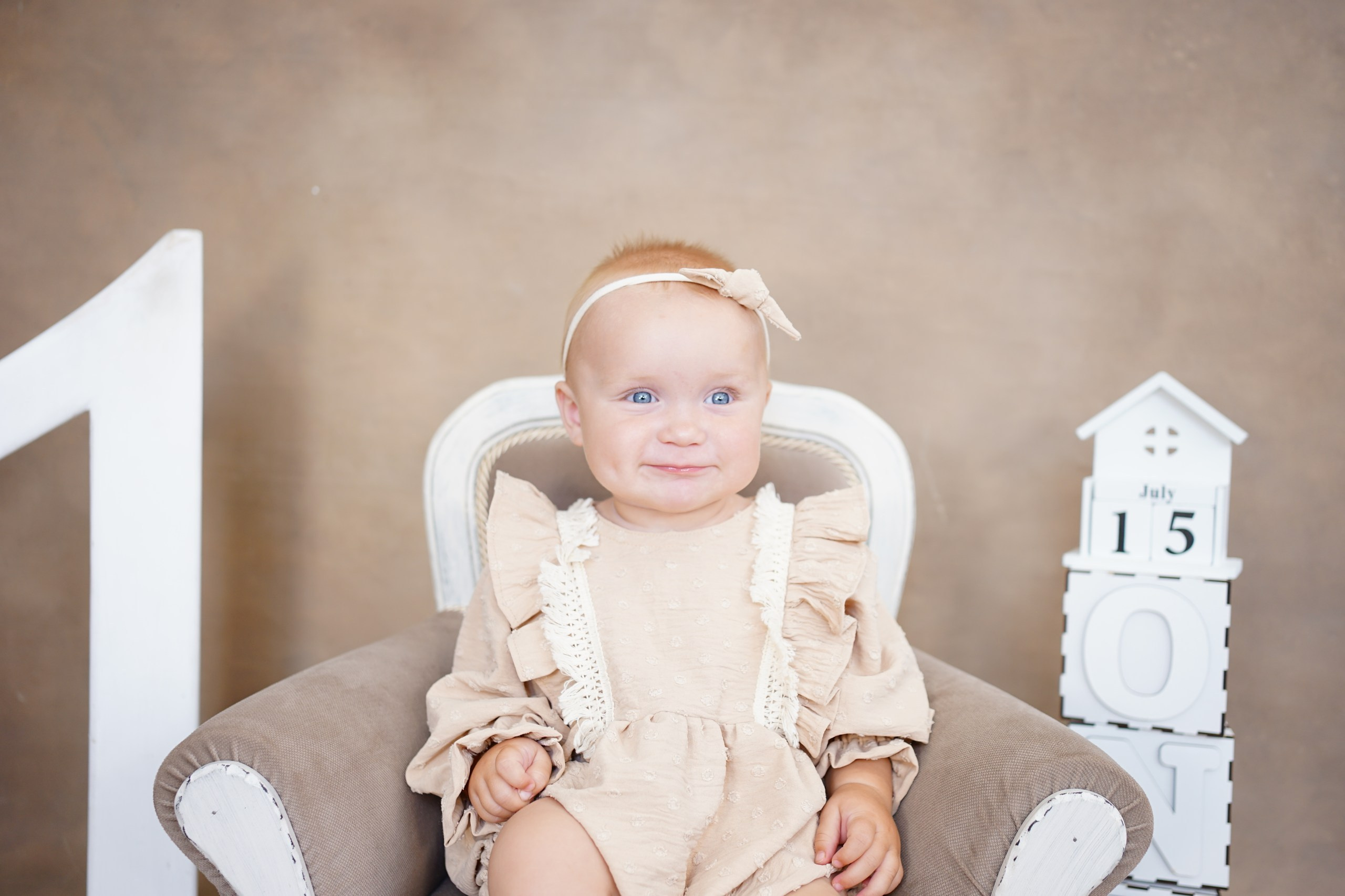 Фотозоны на ХОЛСТЕ. Детская Фотостудия ГОДОВАСИКИ в Санкт-Петербурге фотосесия на годик