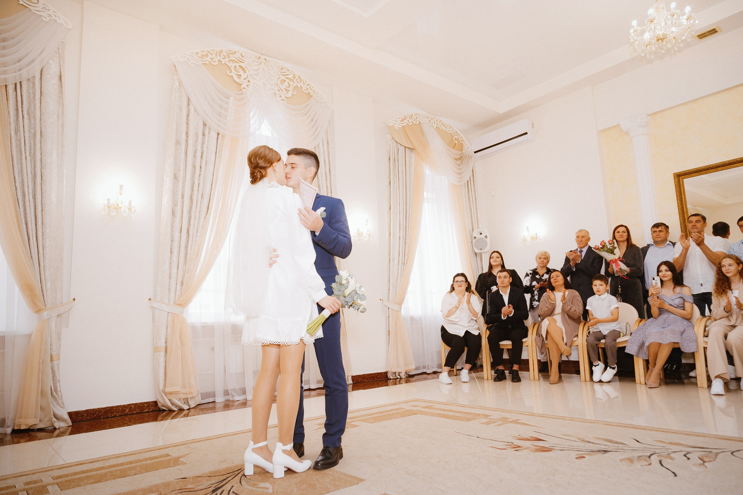 Съемка пары в осеннем городе и в студии. Свадебный и репортажный фотограф в Ярославле и Санкт-Петербурге Роман Микрюков